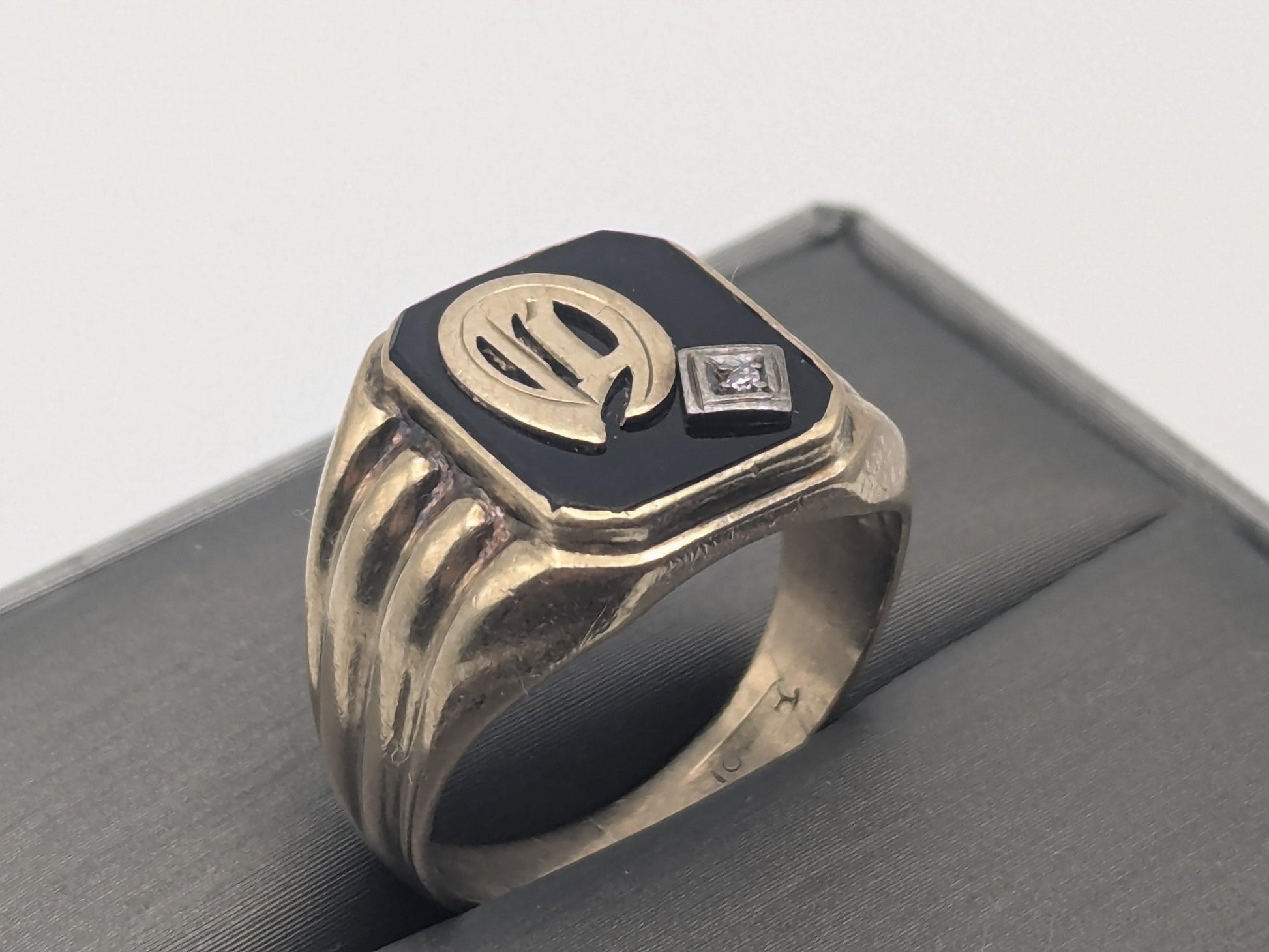 Vintage 10k White Gold Monogram Letter A Black Onyx Diamond Ring Pinky Ring