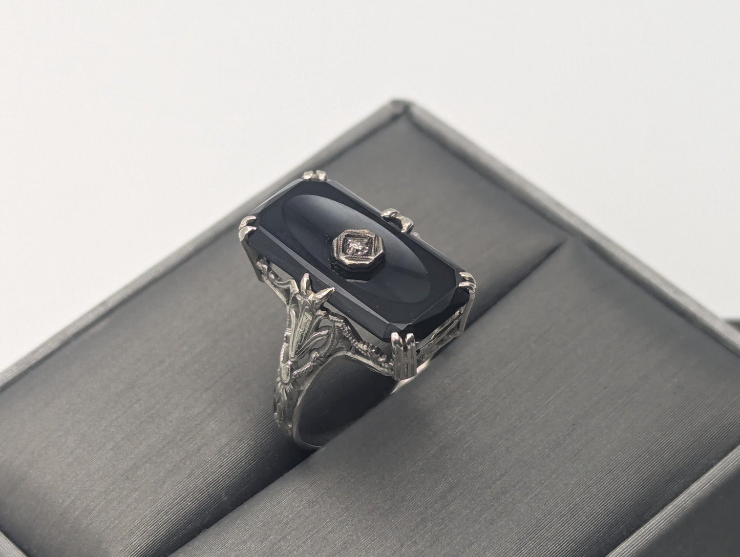 Vintage 18k White Gold Art Deco Black Onyx Ring Midnight Statement Ring