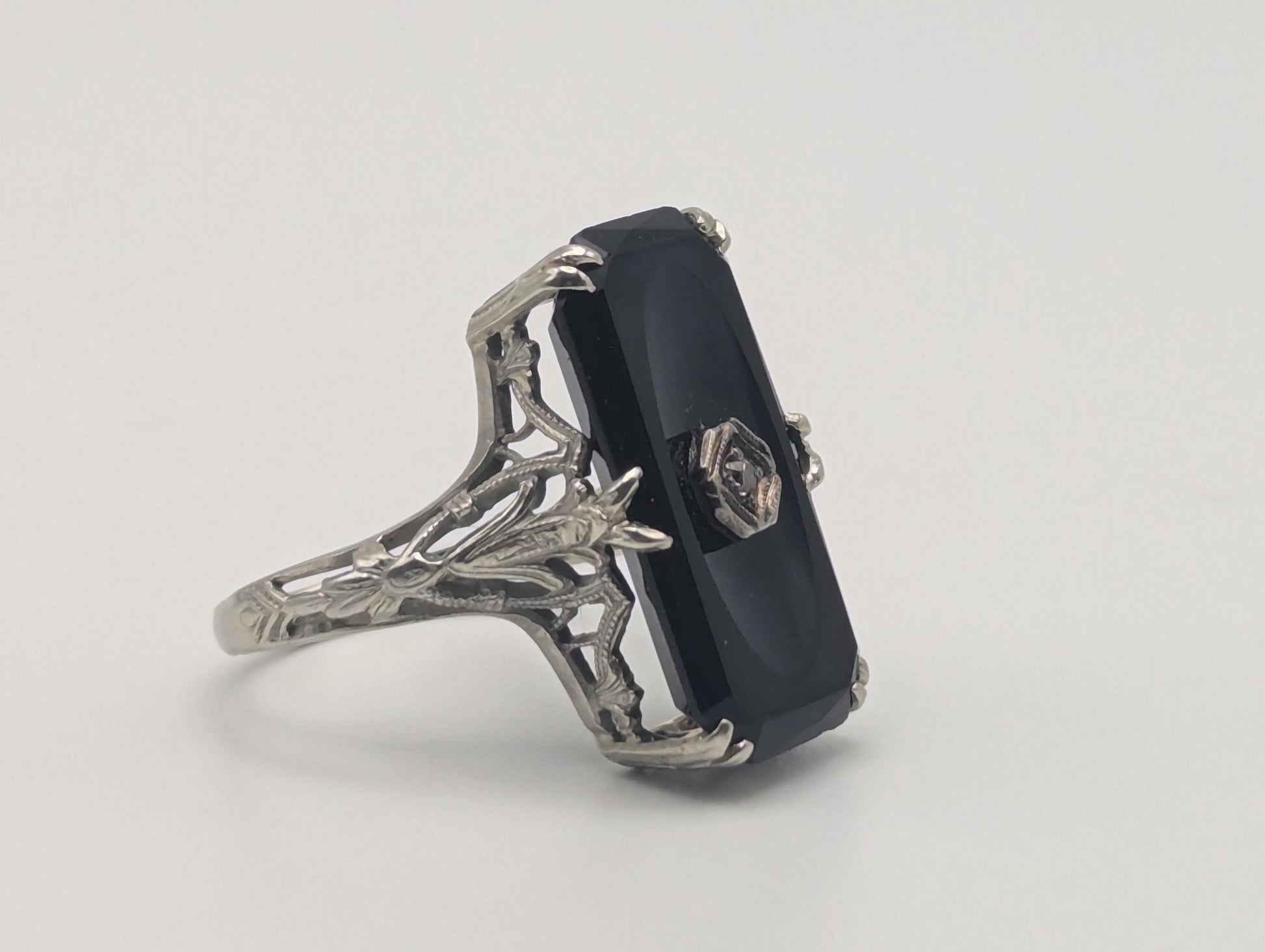Vintage 18k White Gold Art Deco Black Onyx Ring Midnight Statement Ring