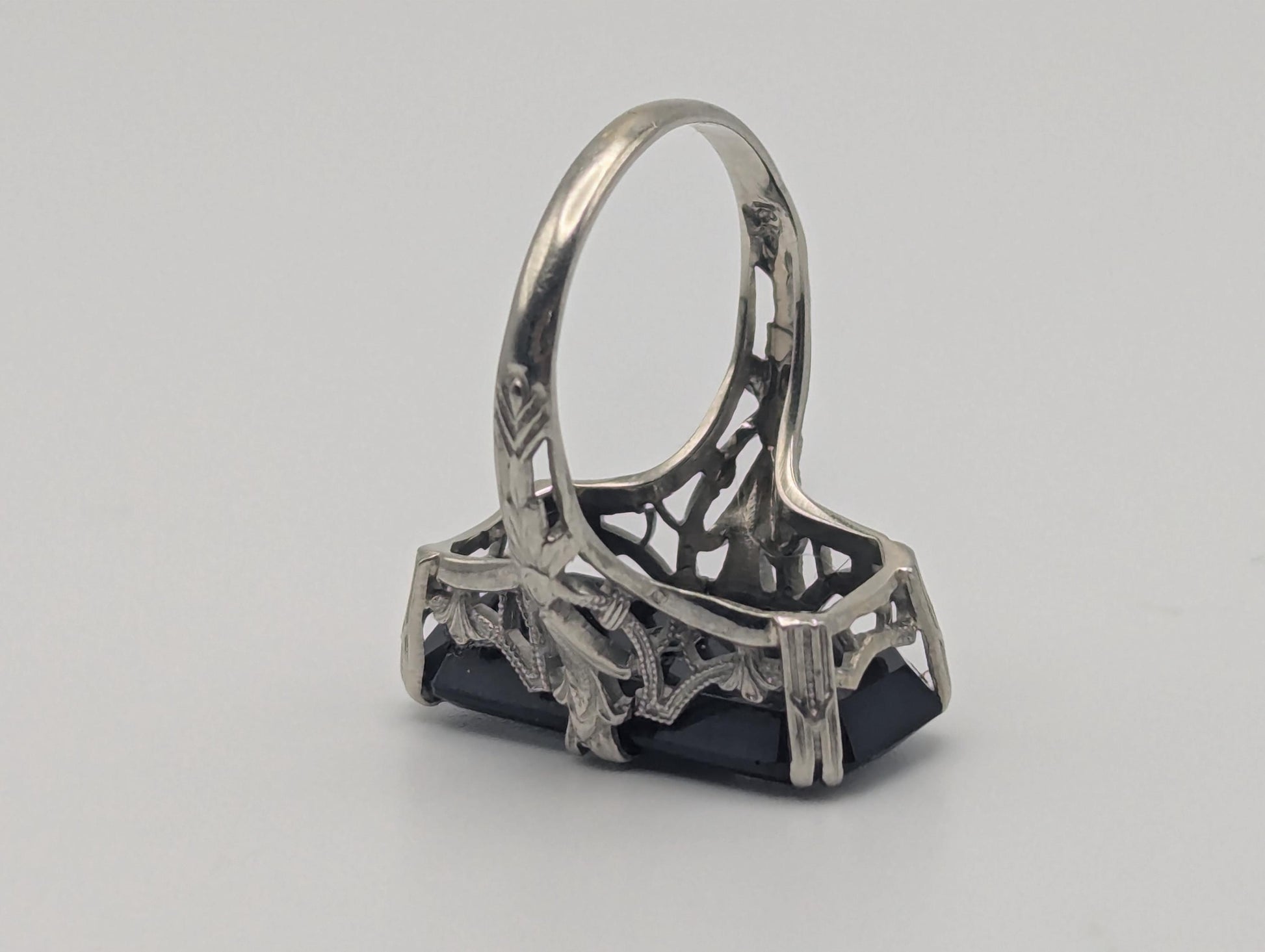 Vintage 18k White Gold Art Deco Black Onyx Ring Midnight Statement Ring