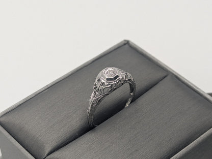 Vintage Art Deco 18K White Gold Filigree Diamond Wedding Engagement Ring