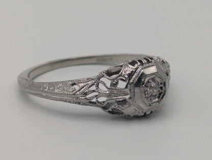 Vintage Art Deco 18K White Gold Filigree Diamond Wedding Engagement Ring