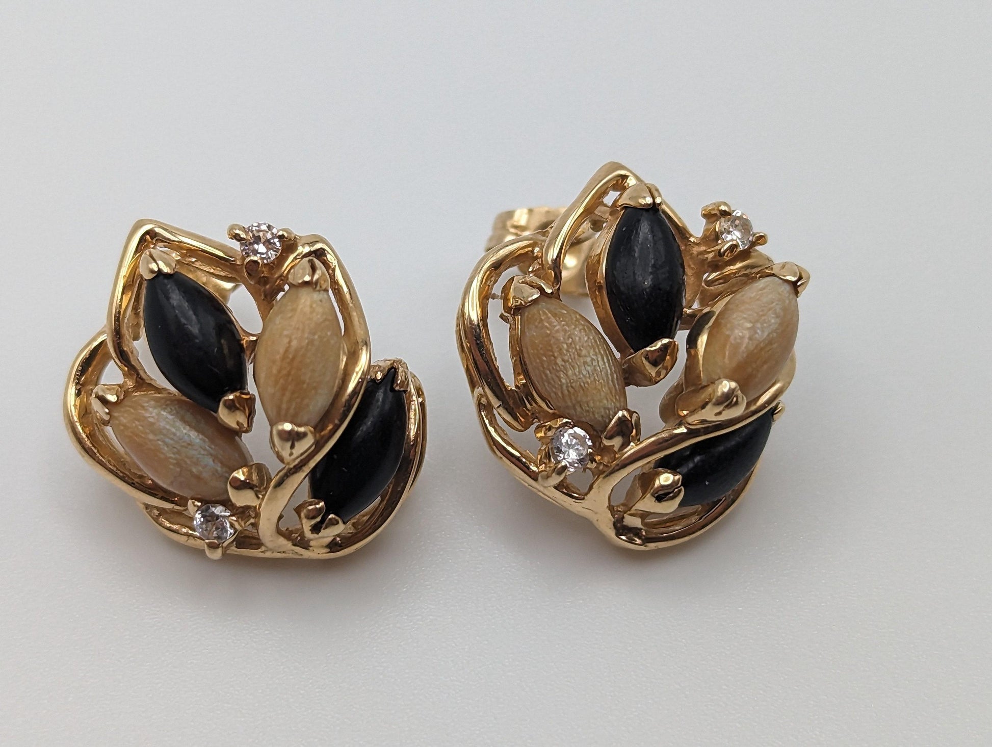 Vintage Unique 14k Yellow Gold Black Onyx Wood Jasper Wheat Earrings