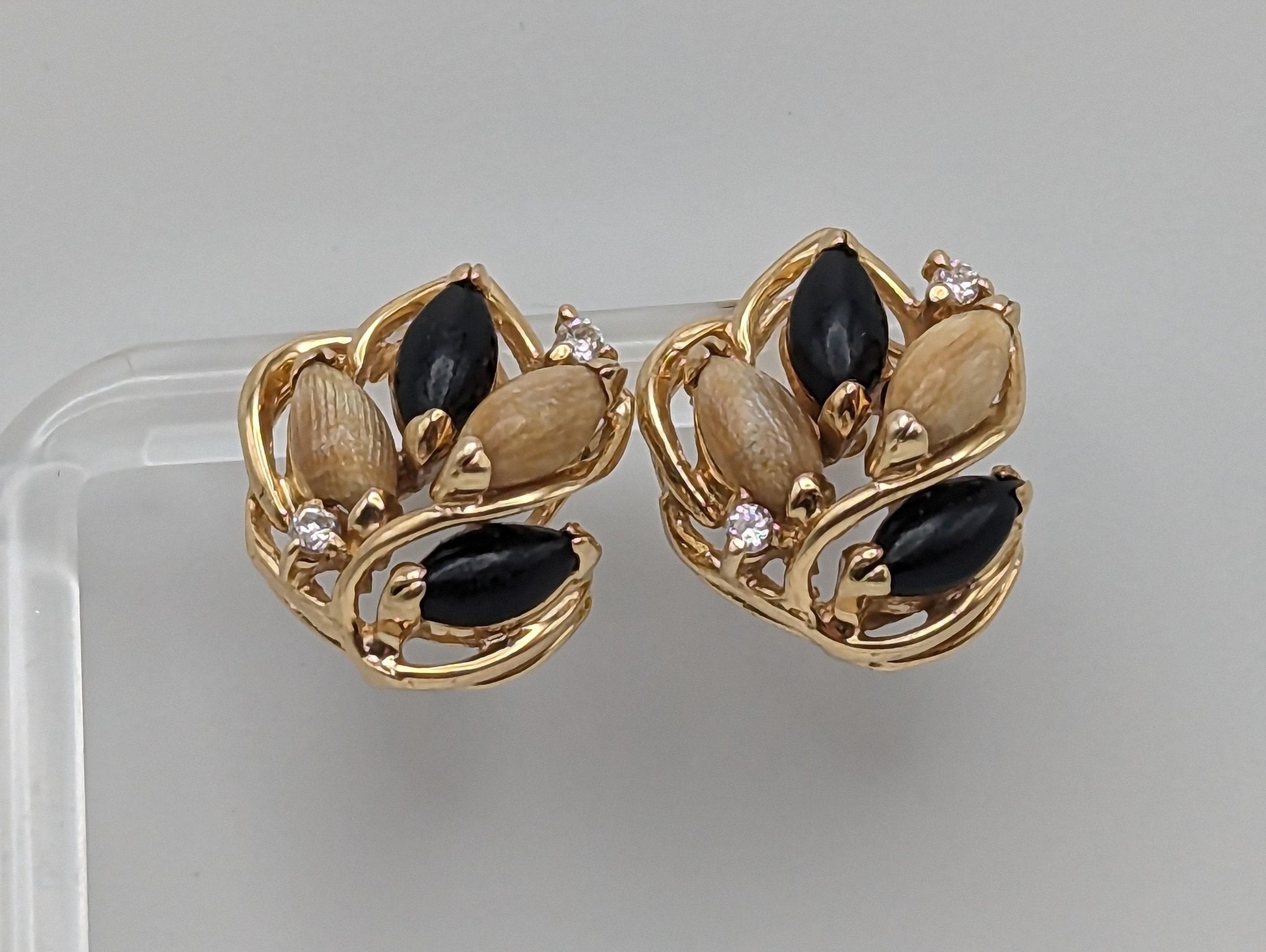 Vintage Unique 14k Yellow Gold Black Onyx Wood Jasper Wheat Earrings