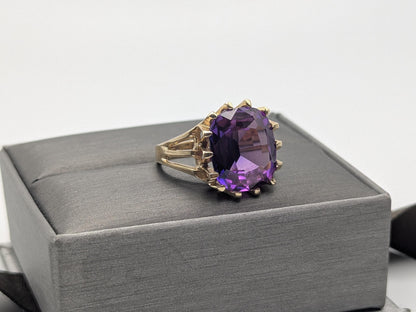Wow! 10k Yellow Gold Purple Sapphire Ring Vintage Promise Wedding Cocktail Band