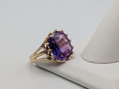 Wow! 10k Yellow Gold Purple Sapphire Ring Vintage Promise Wedding Cocktail Band