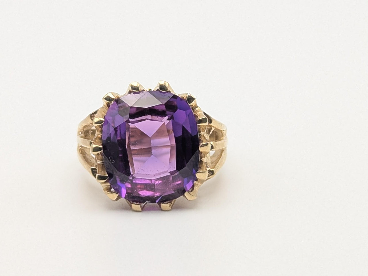 Wow! 10k Yellow Gold Purple Sapphire Ring Vintage Promise Wedding Cocktail Band