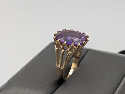 Wow! 10k Yellow Gold Purple Sapphire Ring Vintage Promise Wedding Cocktail Band