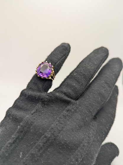 Wow! 10k Yellow Gold Purple Sapphire Ring Vintage Promise Wedding Cocktail Band