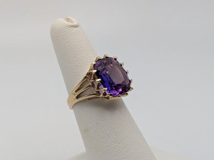 Wow! 10k Yellow Gold Purple Sapphire Ring Vintage Promise Wedding Cocktail Band