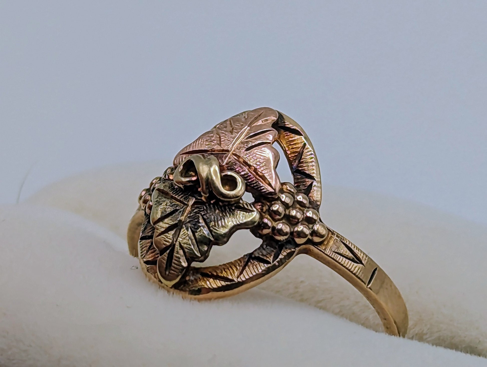 Black Hills Gold Ring. 10k Multi-tone Gold Black Hills Signet Ring. 10k/12k Black Hill Band. Rose Gold Flower Vine Ring.