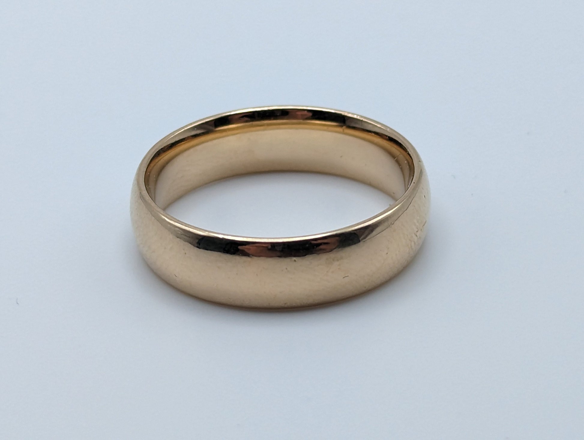 14k Antique Cigar Band. 14k Yellow Gold Wide band. 14k Antique Wide Cigar ring. Large size 12. Heavy 9.6 grams Mens Band 102