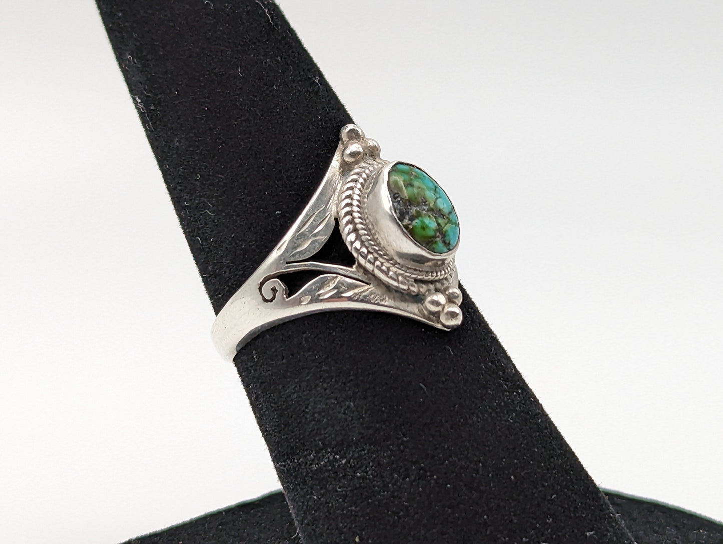 Sterling Silver Natural Raw Turquoise Ring.Vintage Sterling Silver Oval Turquoise Ring. Sterling Silver Boho Raw Turquoise Handmade Band.