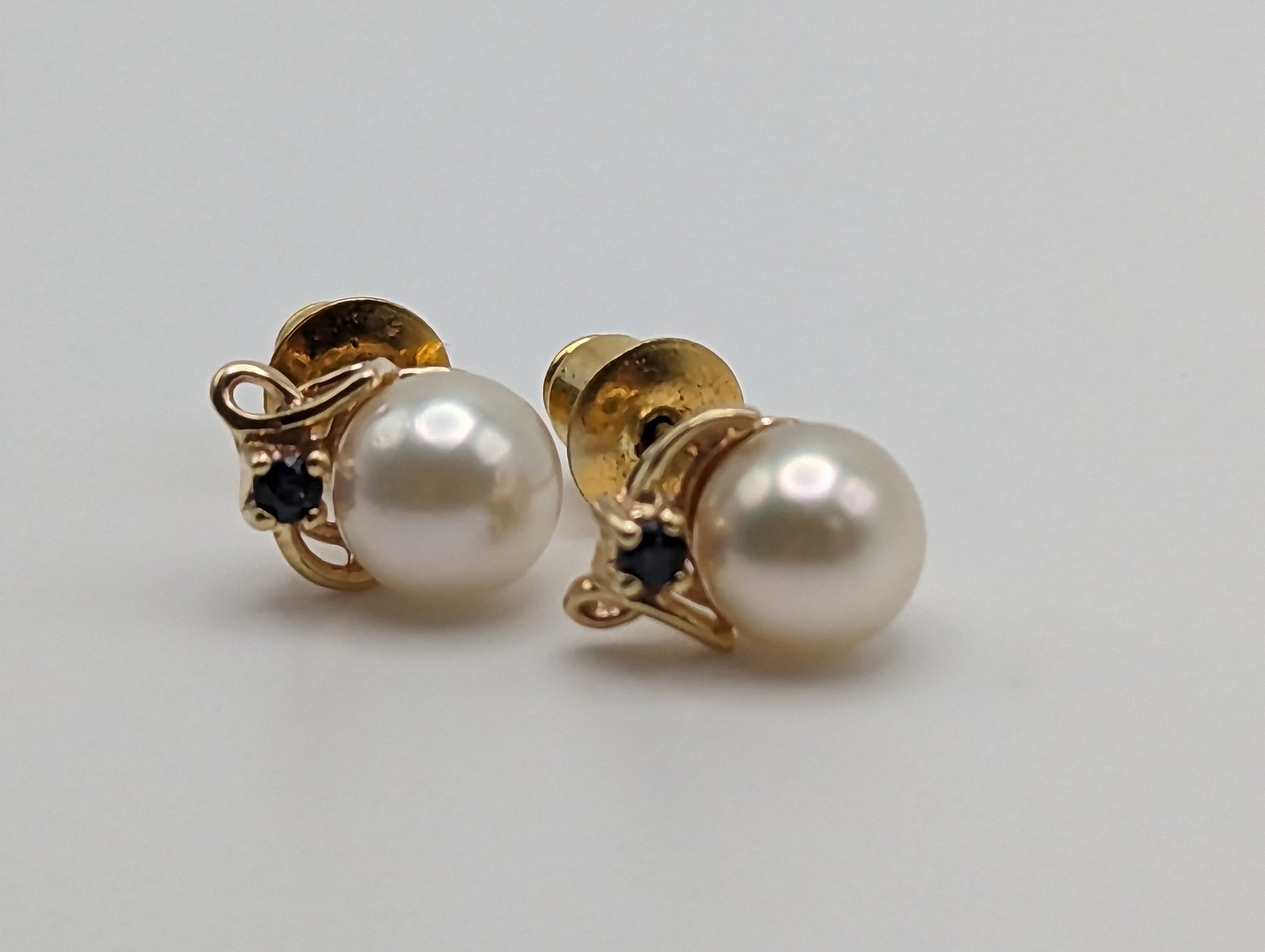 14k Pearl with Topaz Gemstone Earrings. 14k Gold Pear and Topaz Pierced Stud Earrings. Dainty Pearl Earrings. 14k Womens Stud Earrings.