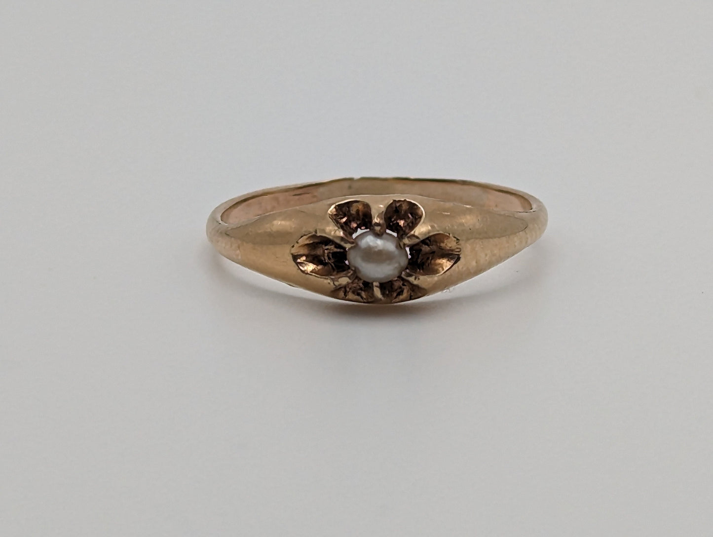 1940s 10k Vintage Pearl Ring. 10k Yellow Gold Vintage Circa Womens Pear Ring. 10K Solitaire Pearl Ring. Engagement Pearl Ring