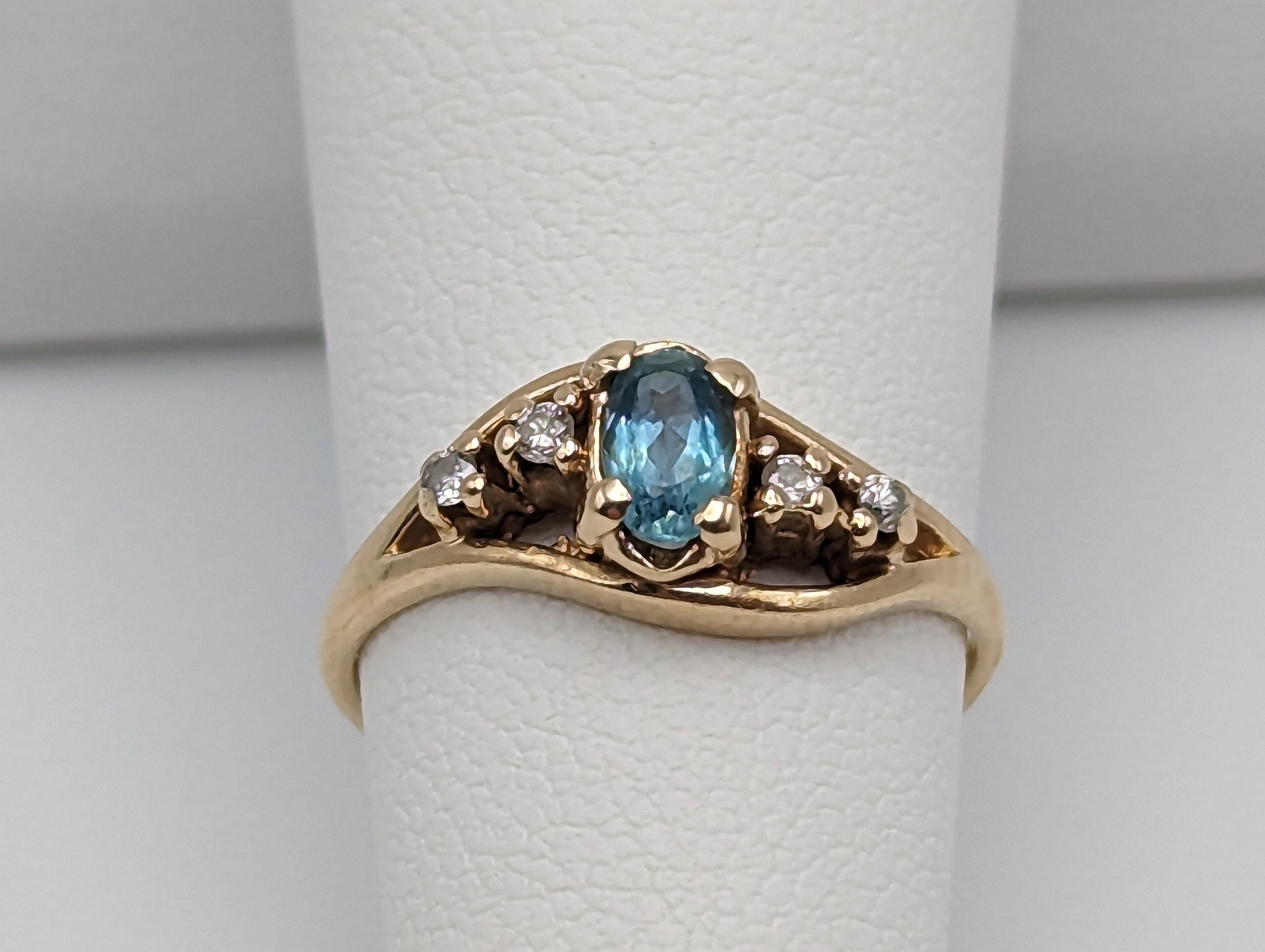 Vintage 14k Swiss Blue Topaz Diamond Ring. 14k Yellow Gold Womens Swiss Blue Topaz Diamond Ring. Engagement Band Topaz Promise Ring