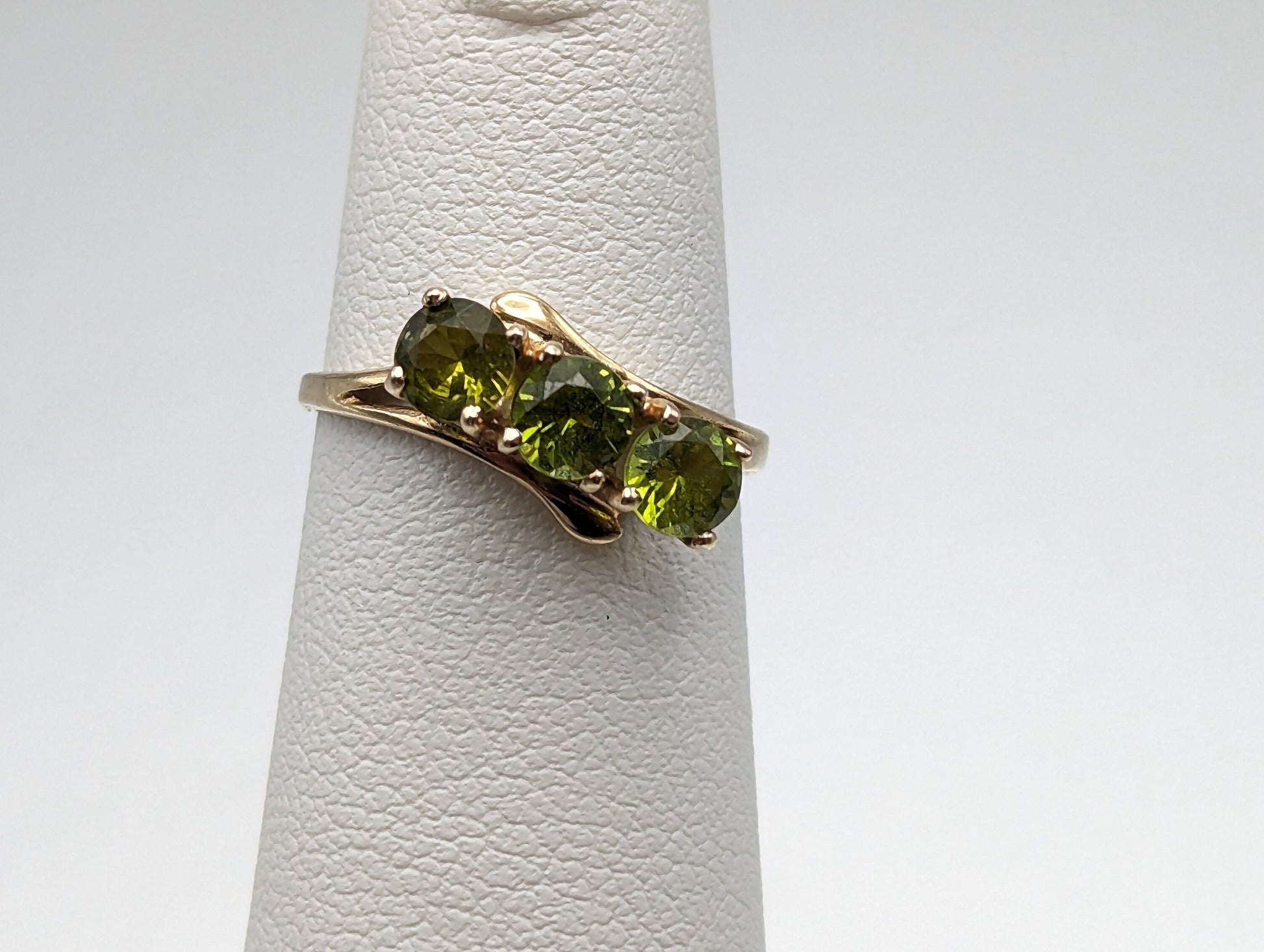 Yellow Gold 10k Three Stone .75 ct Peridot Ring. Womens Peridot Yellow Gold Ring. Green Peridot Ring. Promise Ring