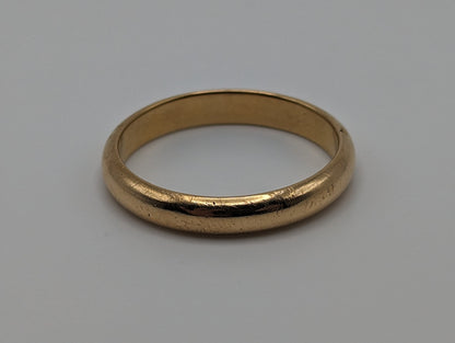 18k 5.8 gram Yellow Gold Wedding Band. Mens Comfort Fit Wedding Band. 18k Yellow Gold Anniversary Band. Band. Classic Gold Wedding Ring.
