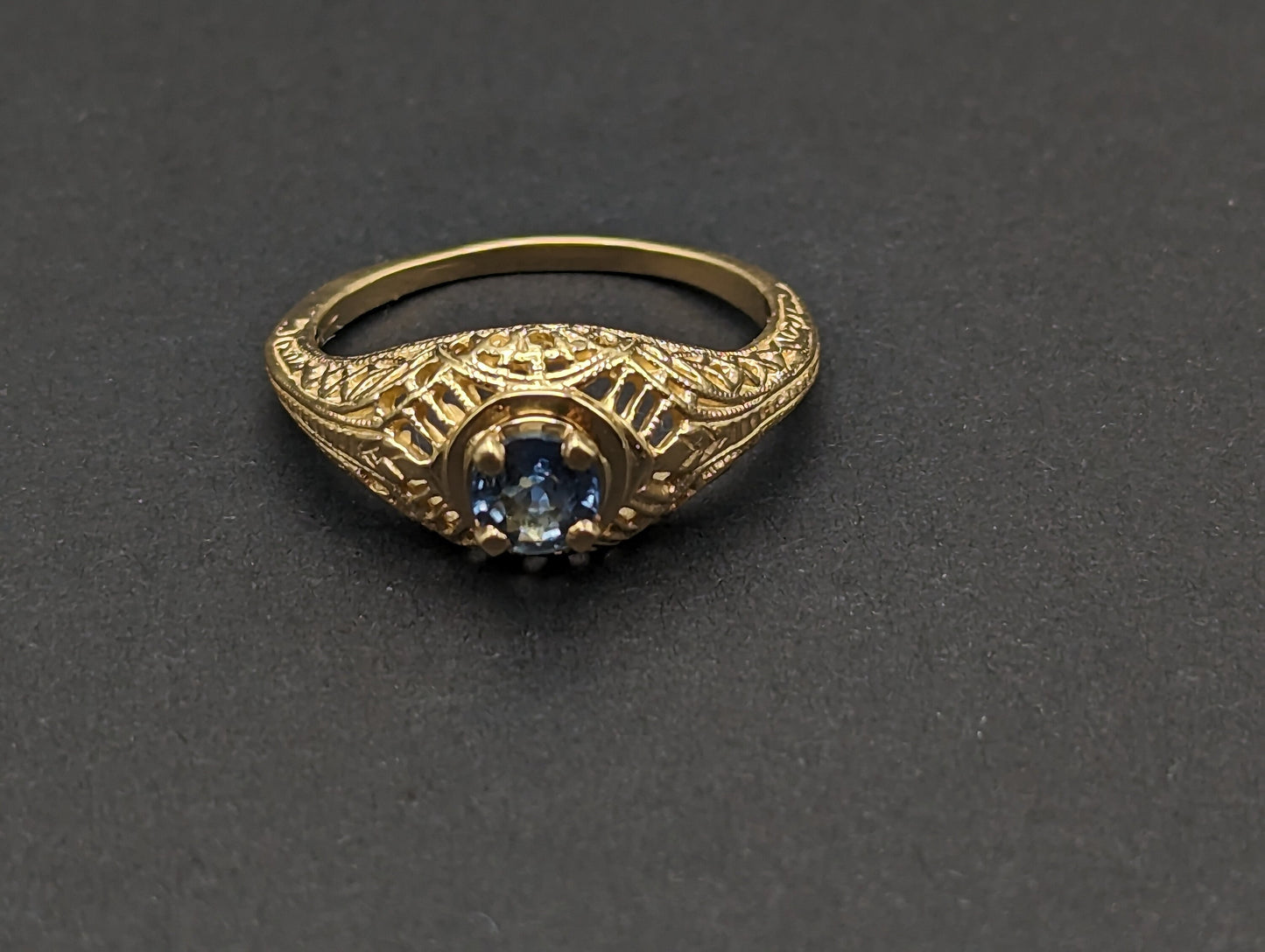 14k Yellow Gold Blue Sapphire Filigree Ring. 14k Sapphire Ring. 14k Solitaire Sapphire Yellow Gold Ring.