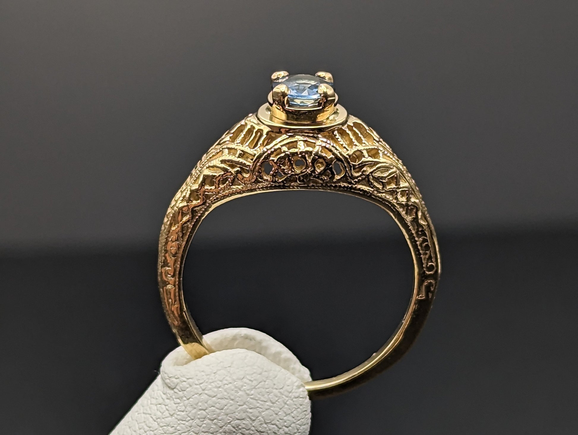 14k Yellow Gold Blue Sapphire Filigree Ring. 14k Sapphire Ring. 14k Solitaire Sapphire Yellow Gold Ring.