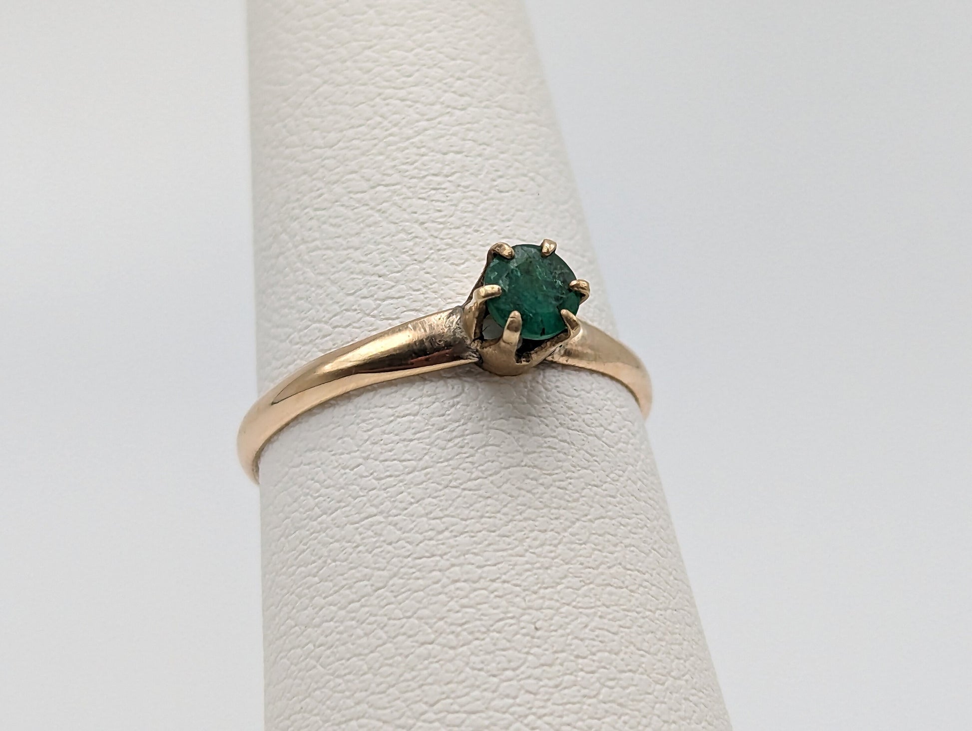 Vintage 10k Yellow Gold Solitaire Green Stone Ring in Cathedral setting 10k Gold Victorian Claw. 10k Gold Promise Ring.