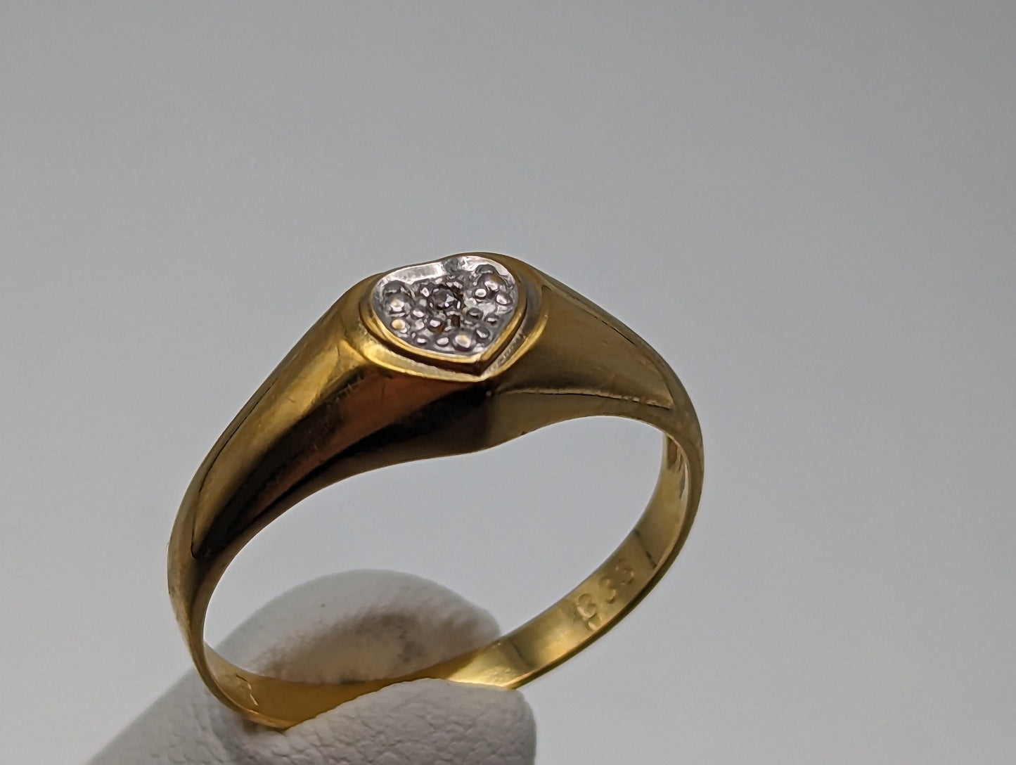 8k Gold Vintage Diamond Heart Ring. 8k Gold Diamond Heart Ring. 10k Heart Ring with Diamonds. 10k Heart Diamond Ring.