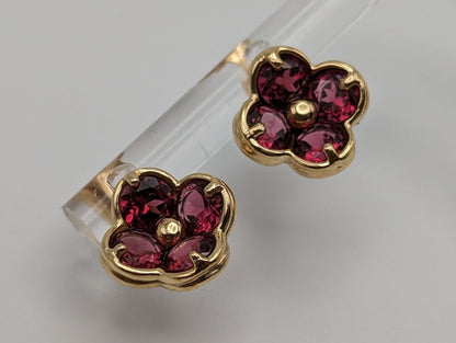 14k Yellow Gold Tourmaline Daisy Earrings. 14k Daisy Studs. 14k Yellow Gold Flower Earrings.