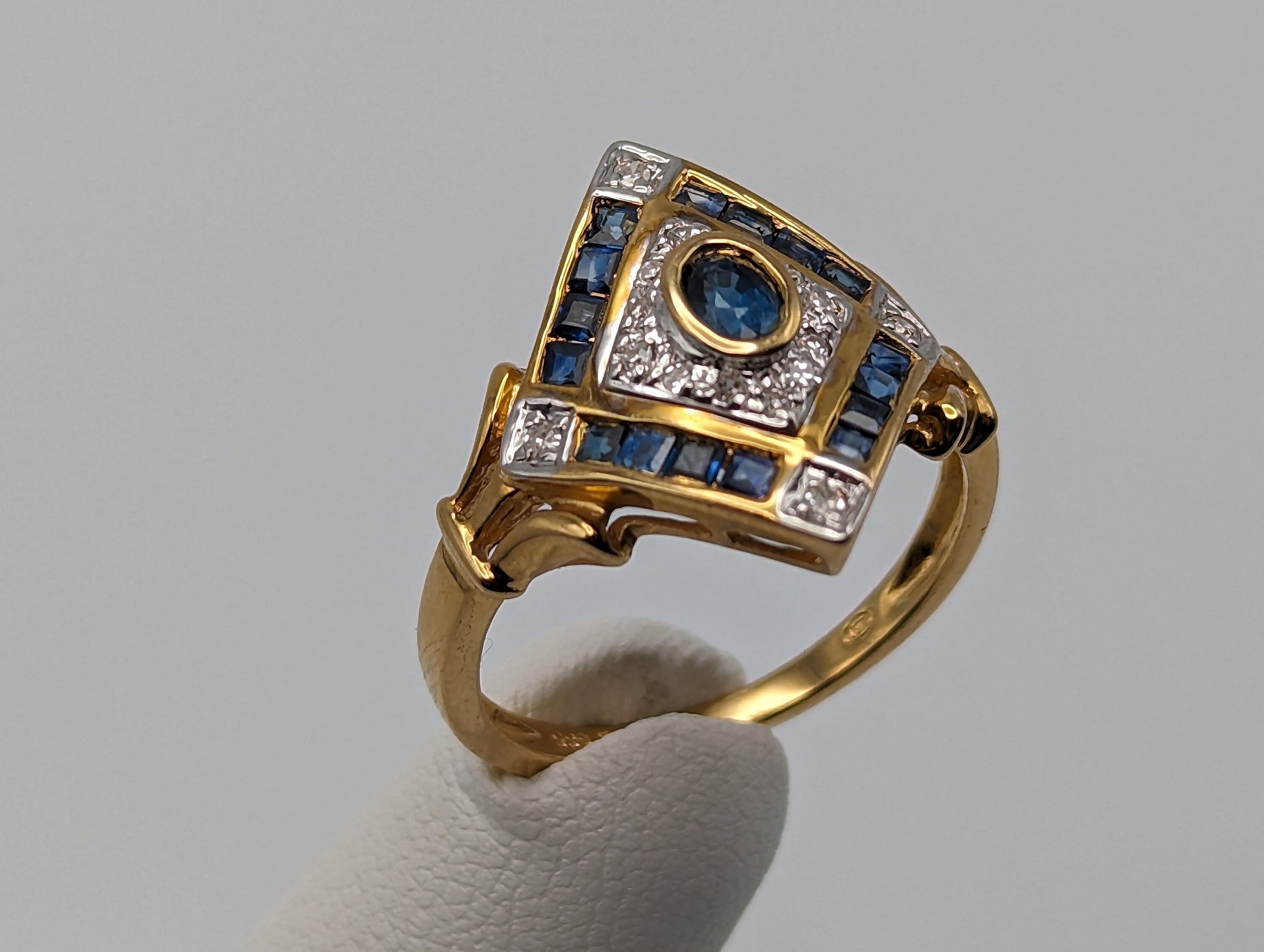 Vintage 14k Yellow Gold Diamond and Blue Sapphire Shield Ring Gold Art Deco Blue Sapphire Ring.