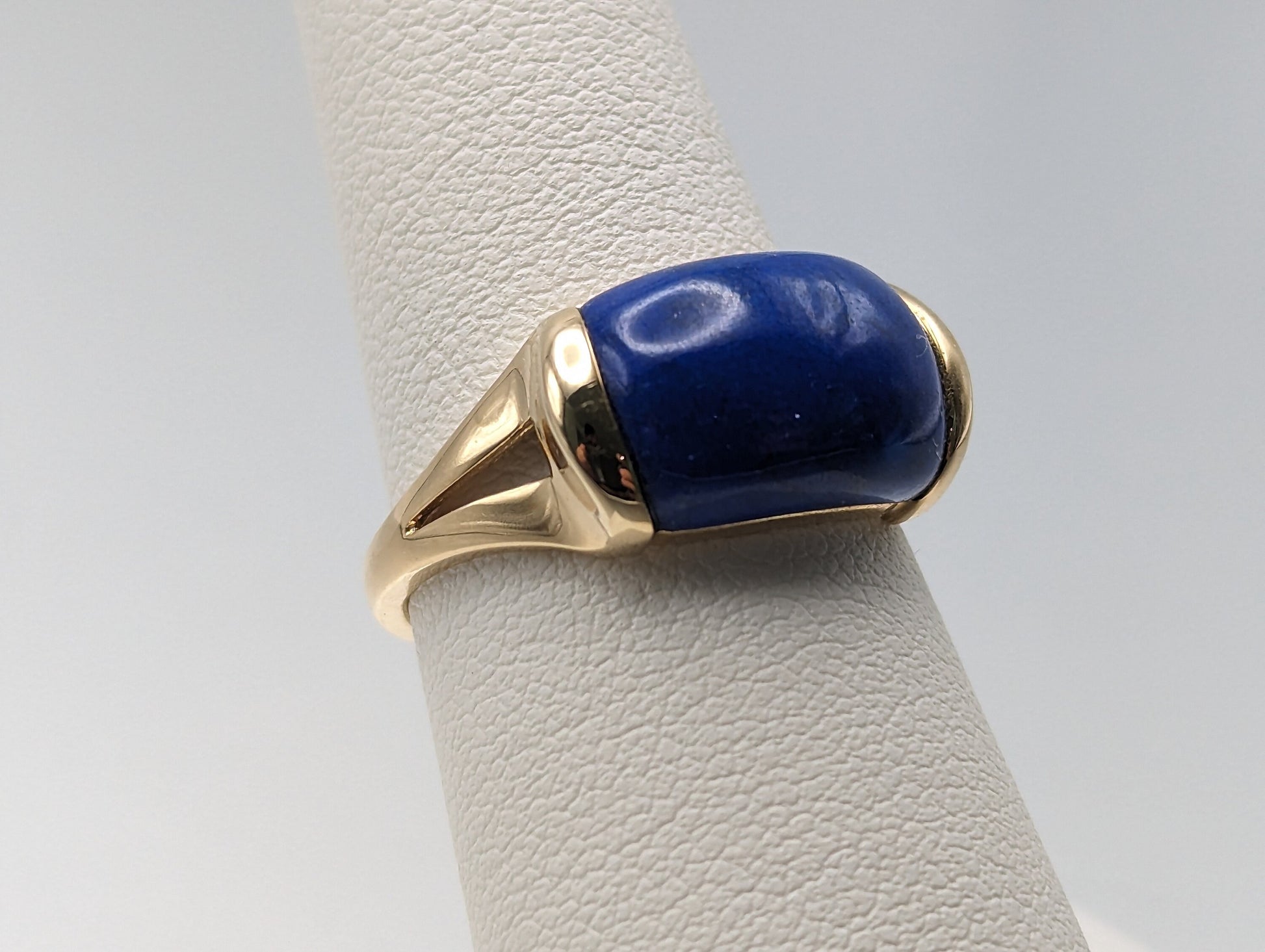 14k Yellow Gold Lapis Lazuli Ring. Lapis Lazuli Ladies Ring. 14k Yellow Gold Lapis Ring. 14k Yellow Gold Cocktail Ring.