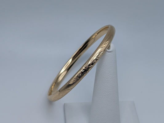 14K 8.5GR Yellow Gold 6mm Etched Floral Hinged Bangle Bracelet 9.5" 8.4g 14k Solid Gold Floral Bracelet.