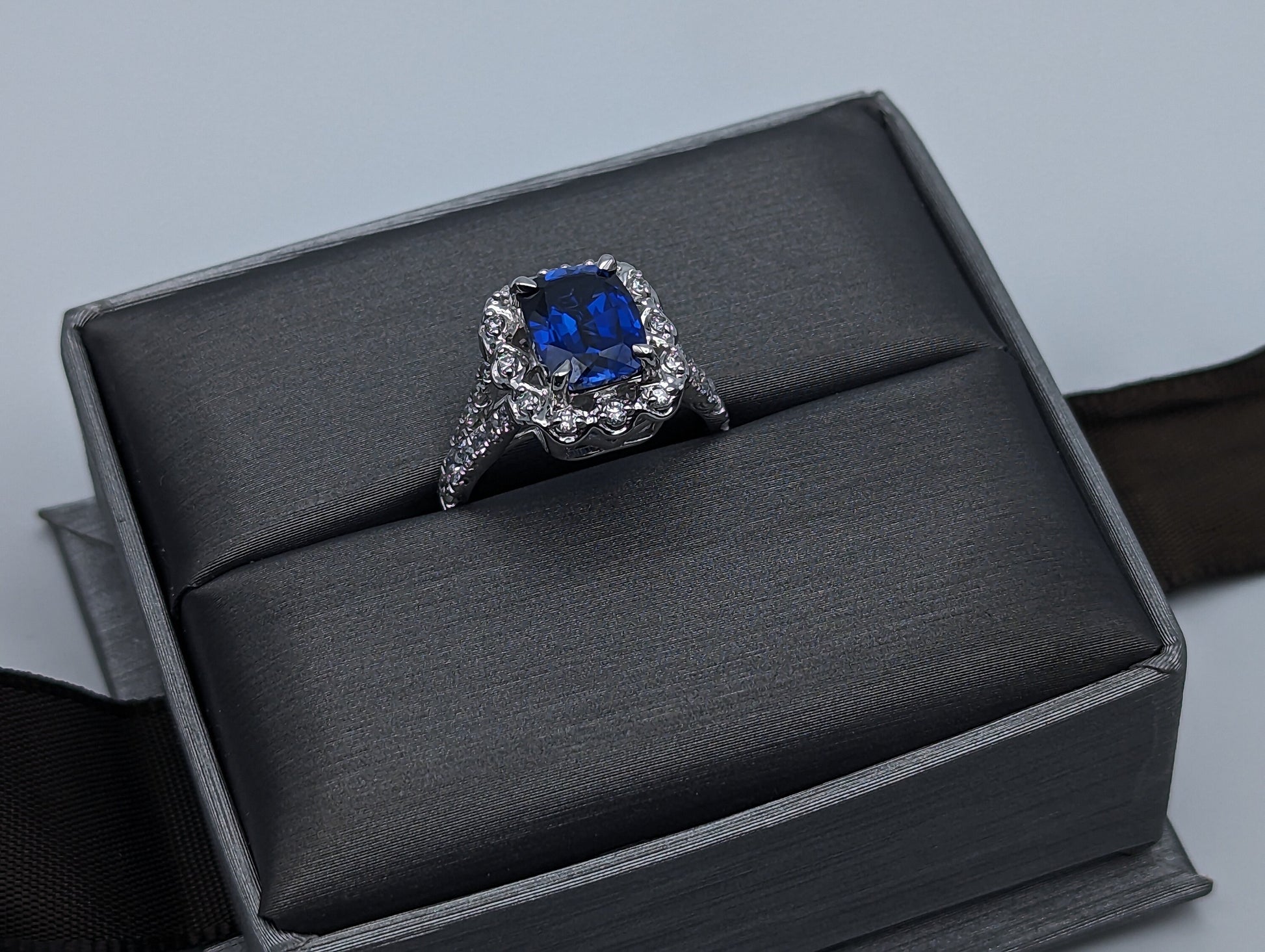 14k White Gold Sapphire 2.85 ct and Diamond 0.5 ct Ring with Appraisal 14k Sapphire and Diamond Engagement Ring.