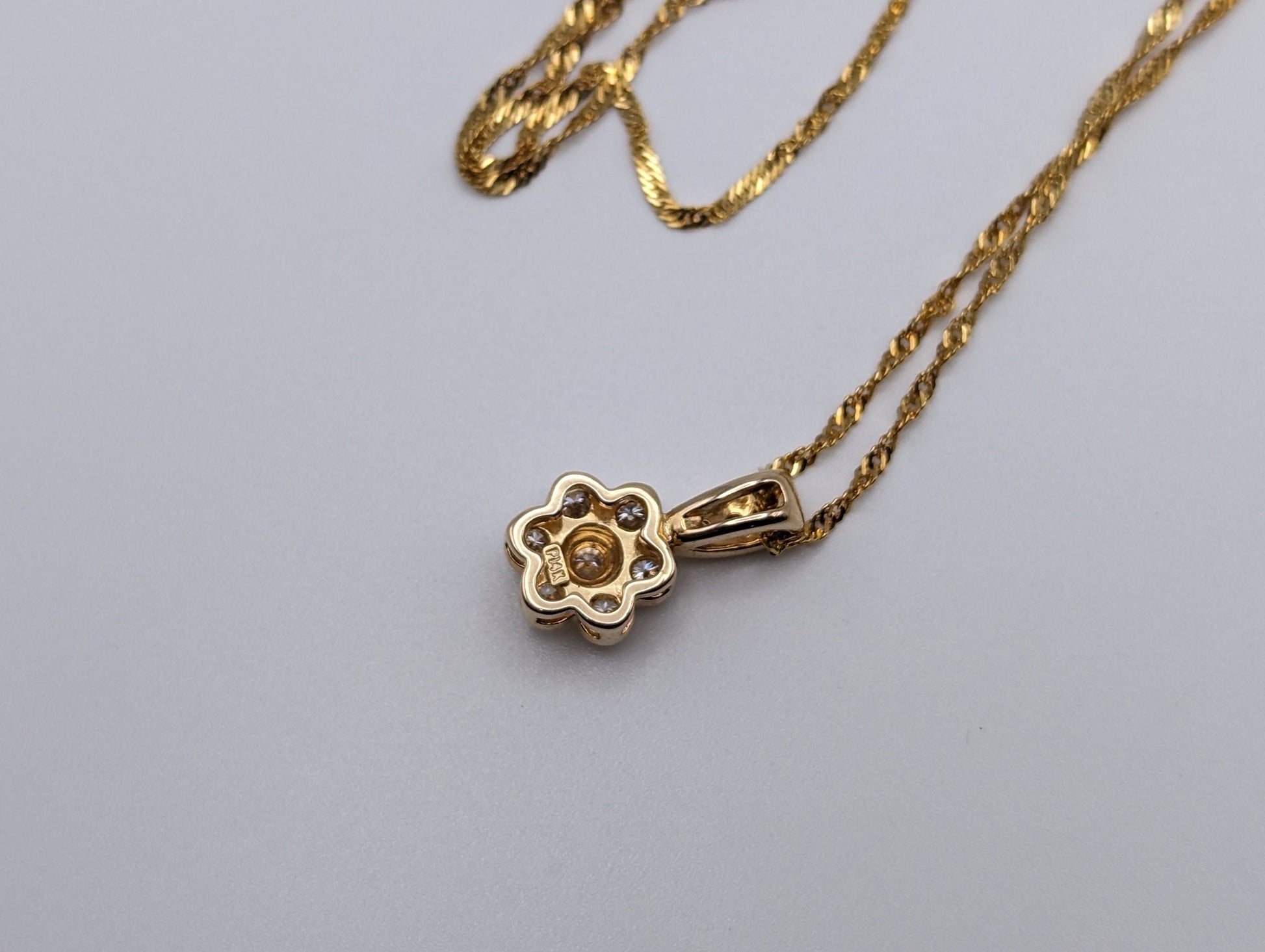 14k Flower .25ctw Diamond Pendant Necklace 18". 14k Yellow Gold Diamond Flower Chain. 14k Diamond Journey Flower Pendant.