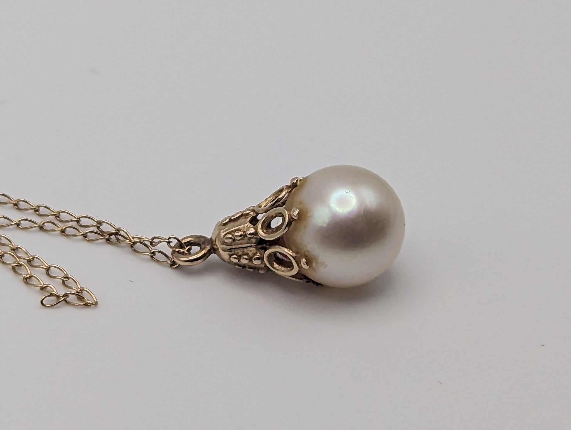 14k Yellow Gold Pearl Pendant Necklace. Gold Pearl Chain. 14k Womens Pearl Pendant + 14k Yellow Gold 19" Chain.