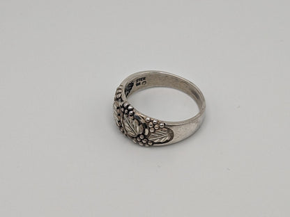 Sterling Silver Leaf Black Hills Ring.Black Hills Leaf Sz 13 Ring. Sterling Silver Antique Leaf Ring. Silver Vine Leaf Signet Ring.