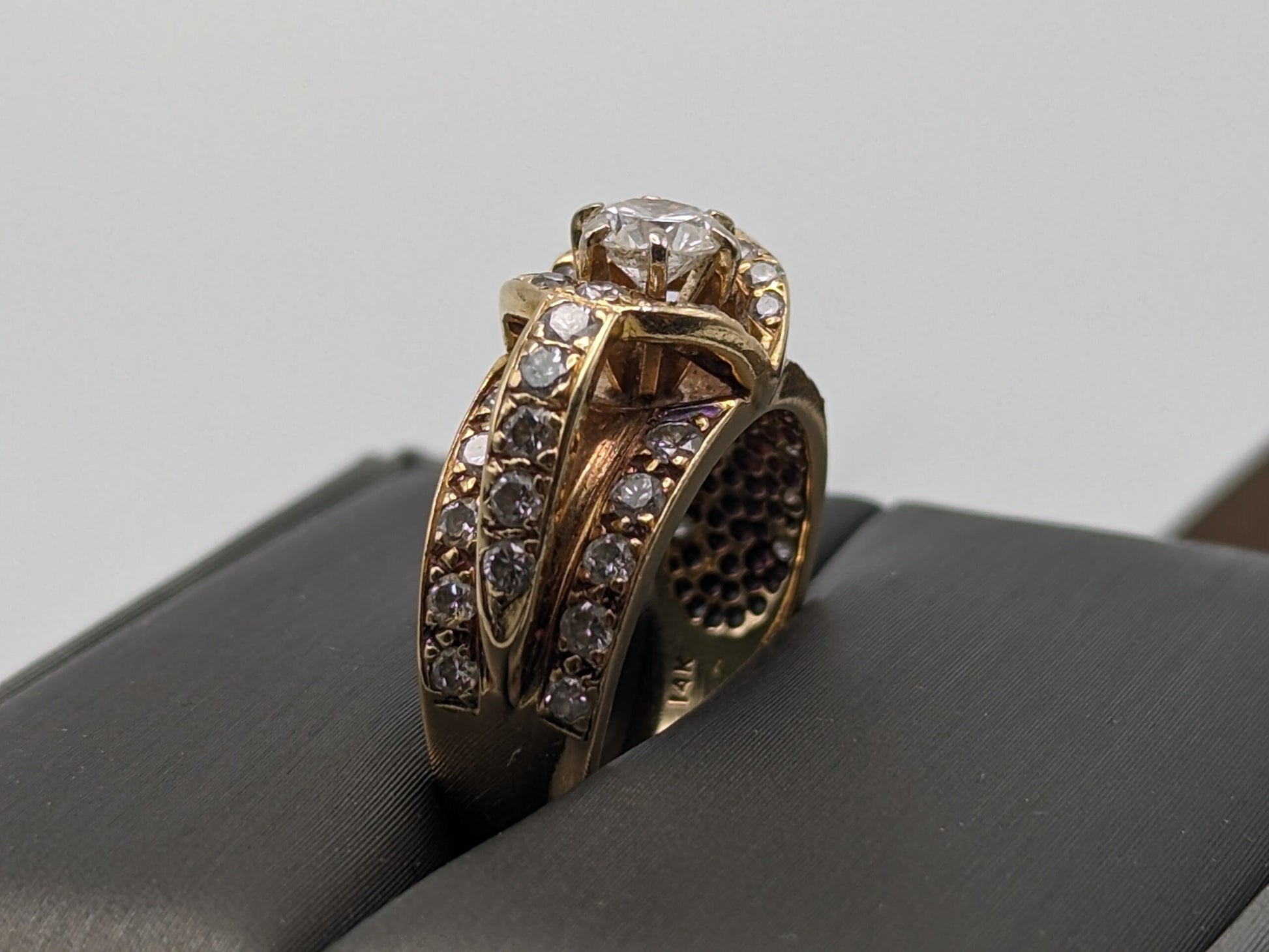 APPRAISED! 14k Yellow Gold Diamond Triple Band Wedding Set 1.35ctw Diamond w/Appraisal. 14k Round Cut 0.55 ct Center Diamond Bridal Set.