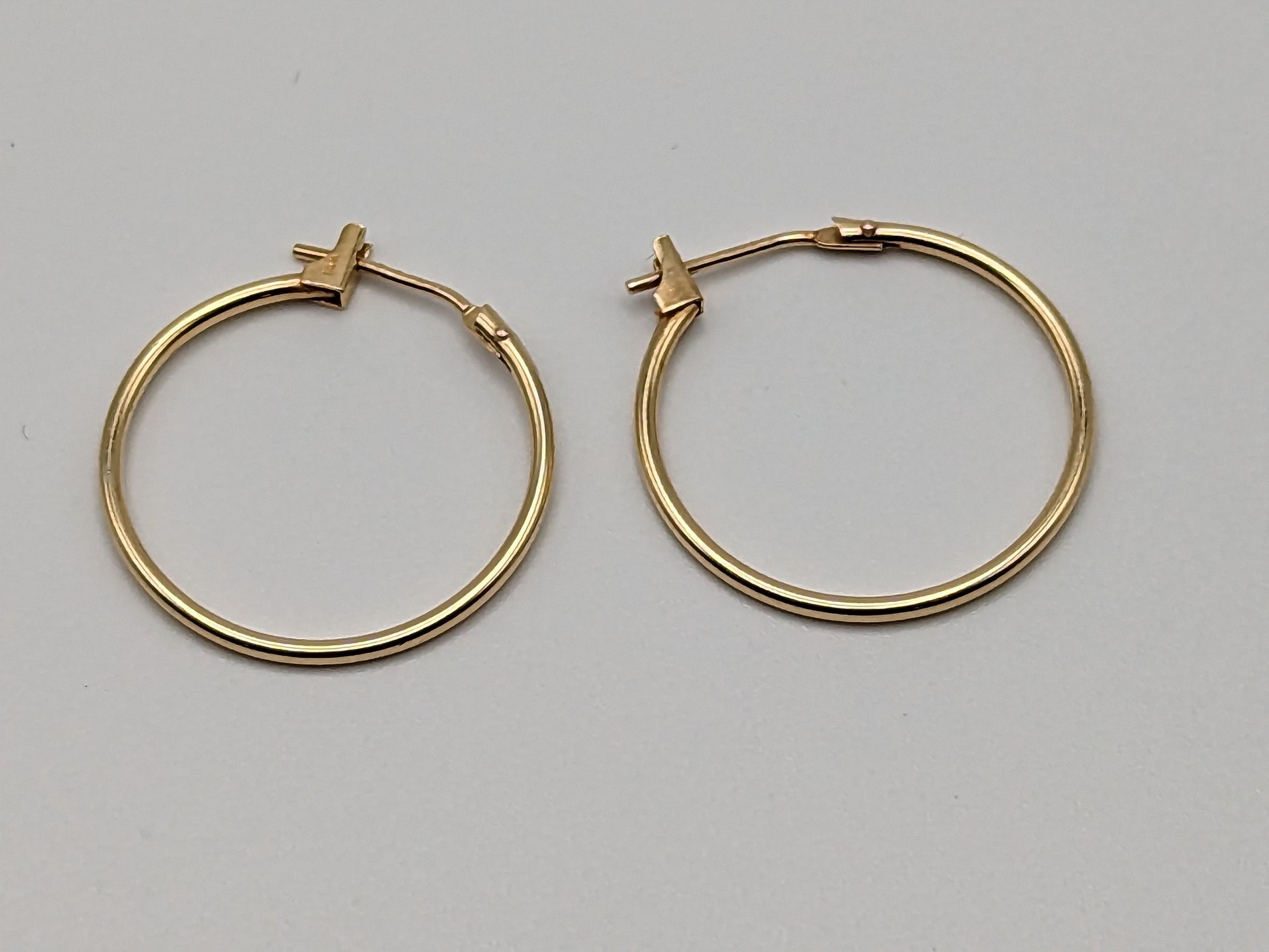 14k Yellow Gold Classic Medium Hoop Earrings Dainty Gold Hoops