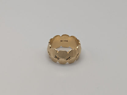 Heavy 8.1 gr 14k Yellow Gold Star Wave Edge Ring Gold Wide Cigar Wedding Band 9.5"