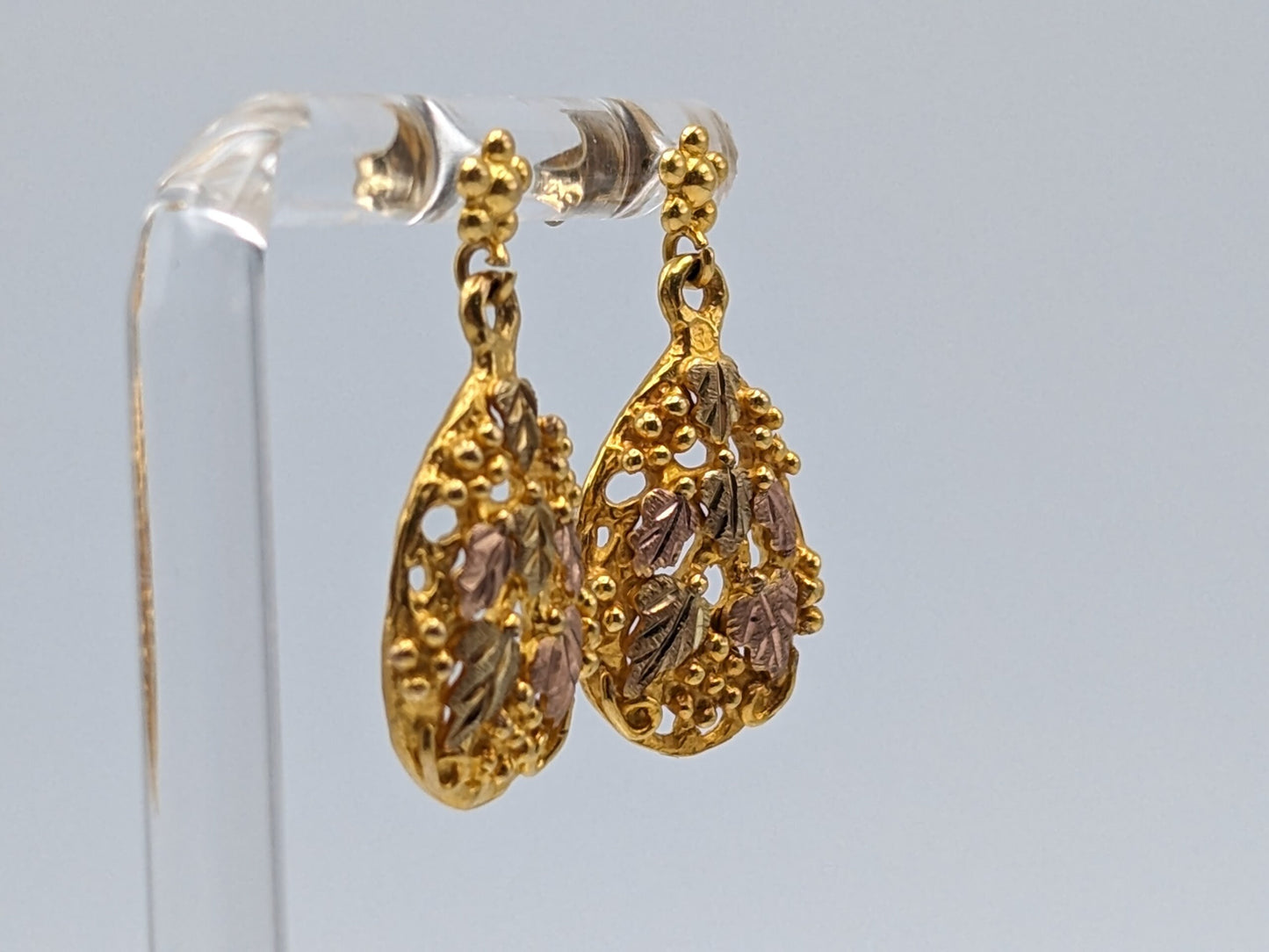 Large 10k 12k Black Hills Gold 3.9gr Traditional Gold Vine Flower Tear Shaped Earrings