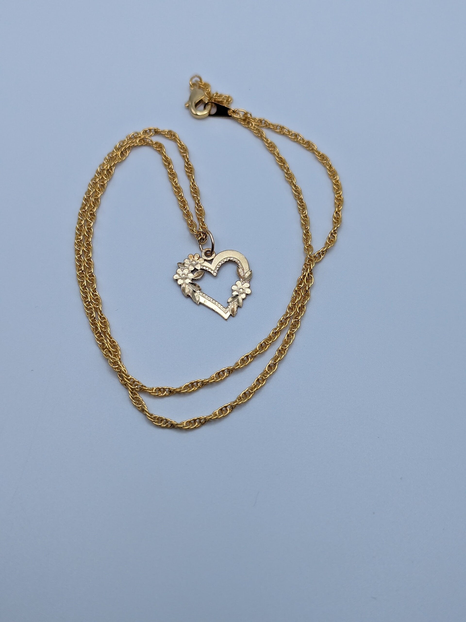 14k Yellow Gold Flower Heart Pendant Necklace Vintage Heart Pendant