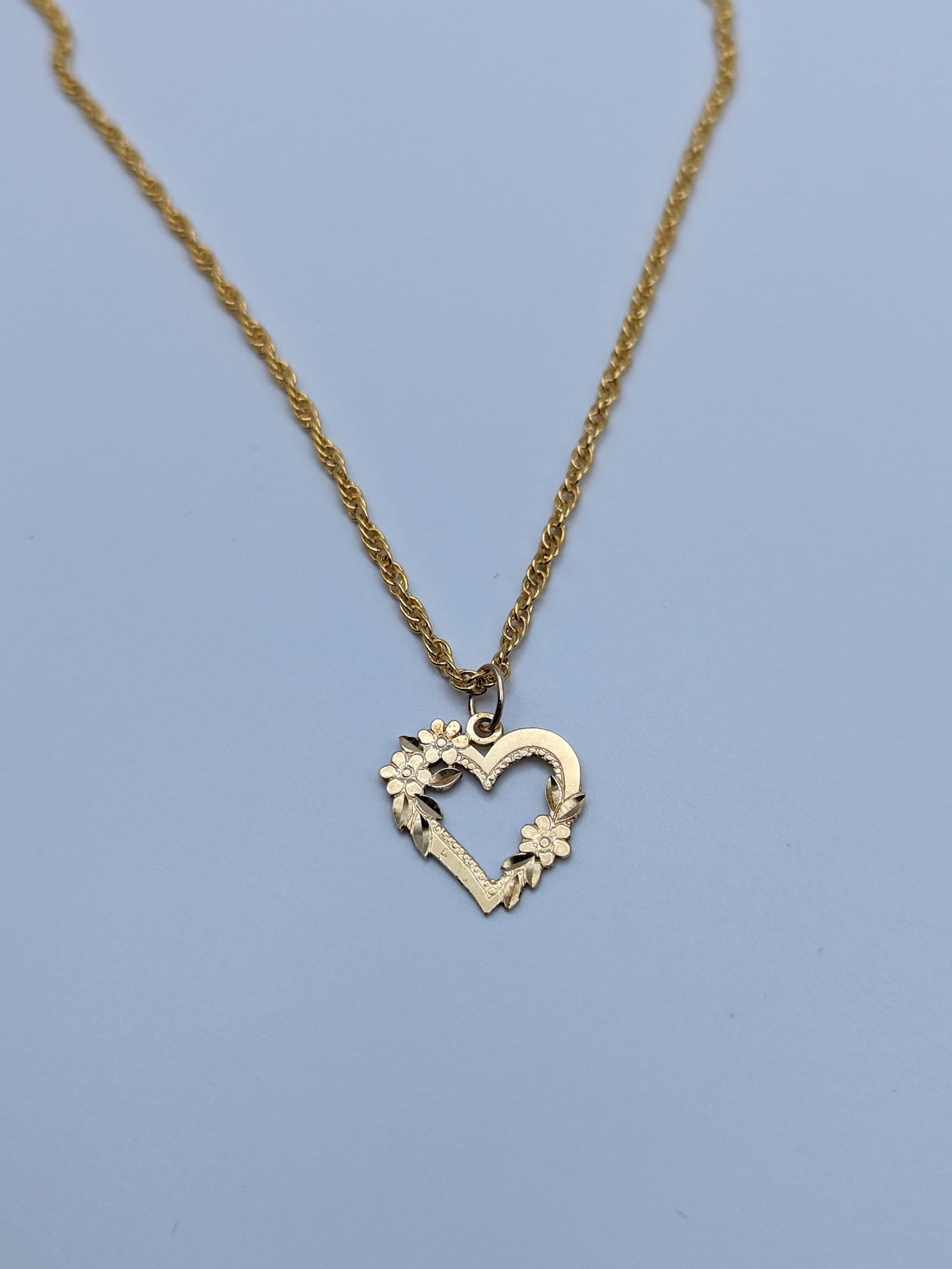 14k Yellow Gold Flower Heart Pendant Necklace Vintage Heart Pendant