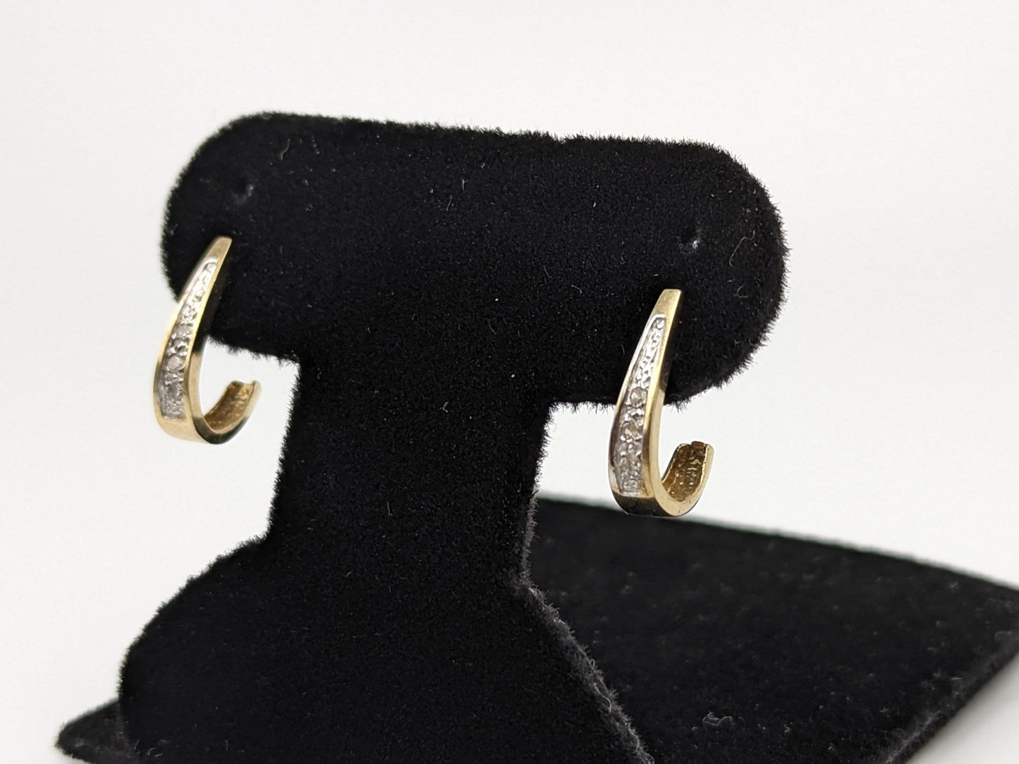 10k Yellow Gold Diamond Huggie Style Hoop Earrings Womens Diamond Huggie Earrings