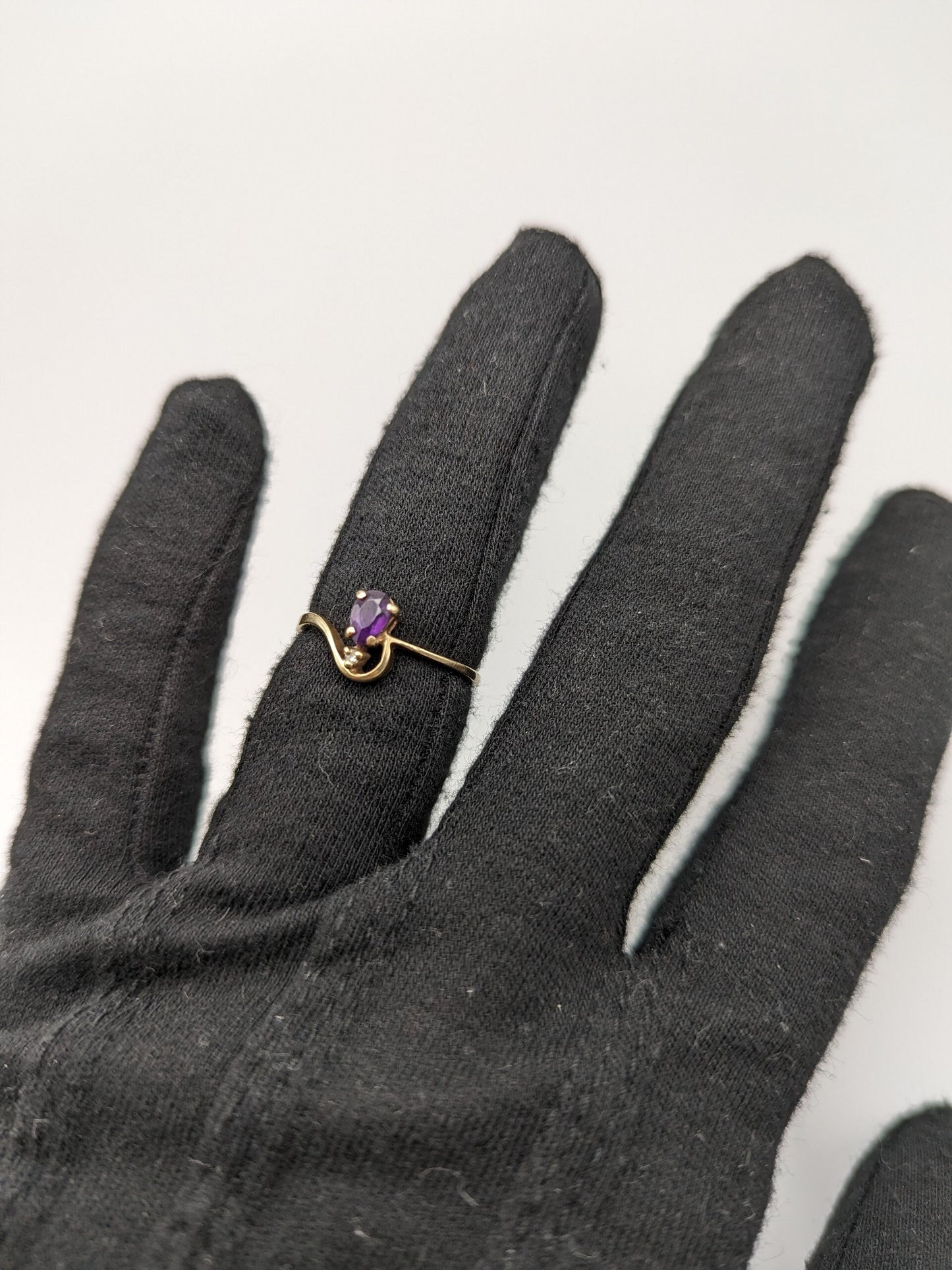 10k Yellow Gold Amethyst Diamond Ring. 10k Vintage Amethyst Promise Ring. Women's Yellow Gold Amethyst Diamond Ring