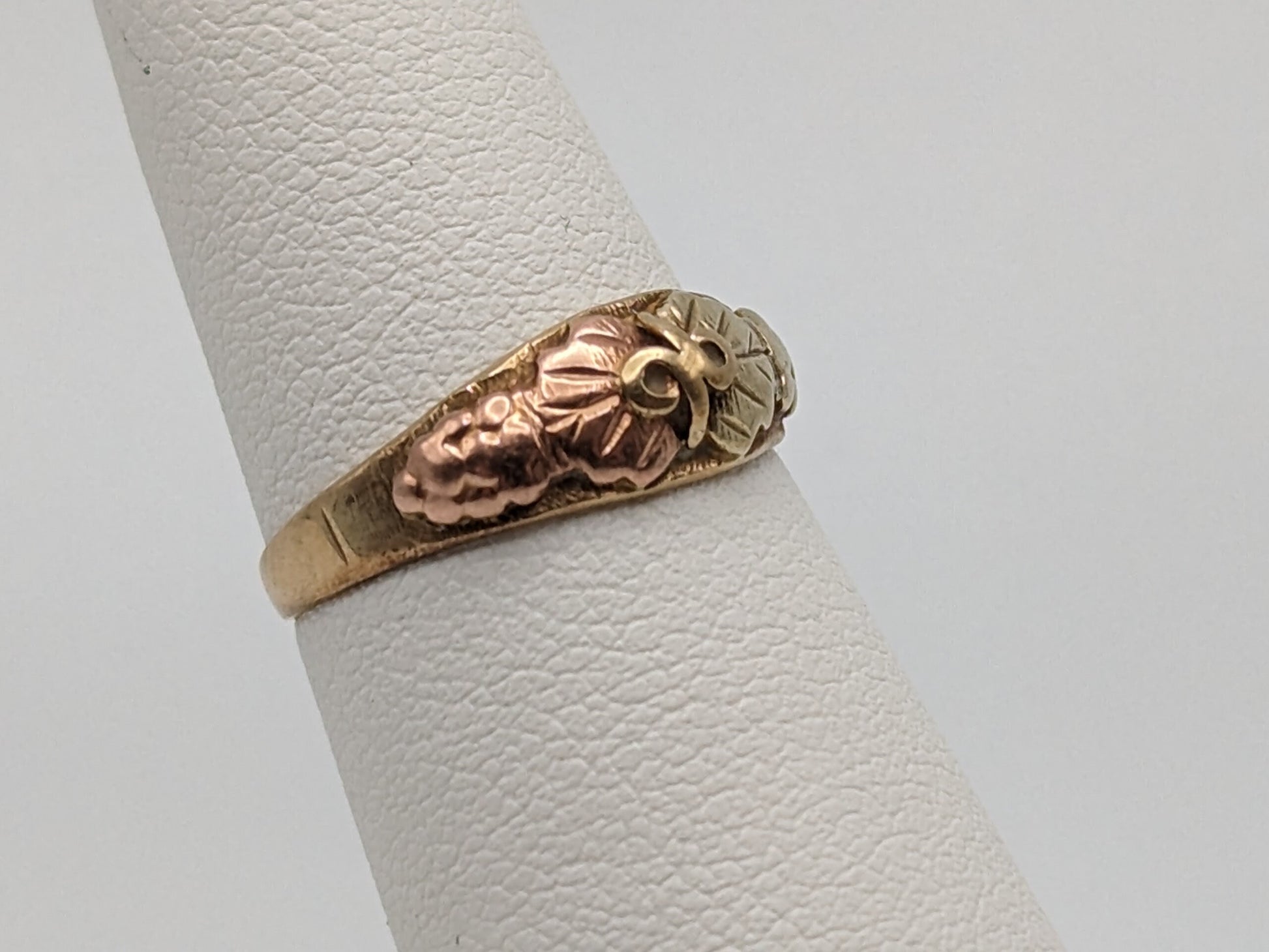 Black Hills Gold Ring 10k Multi-tone Gold Black Hills Signet Ring. 10k/12k Black Hill Band. Rose Gold Flower Vine Ring.