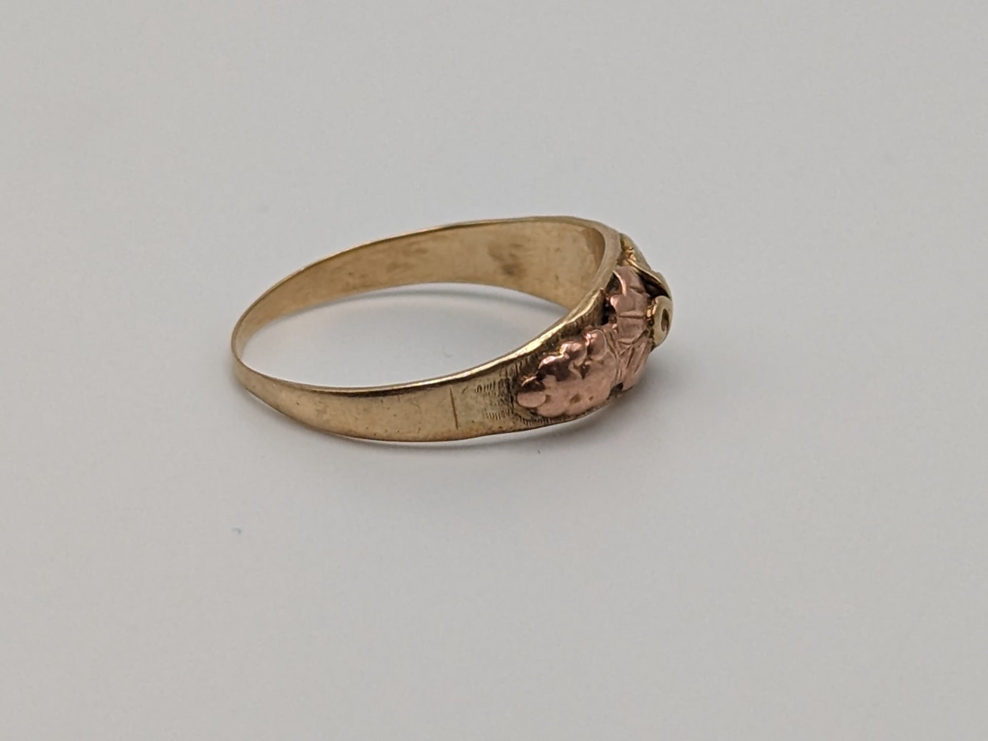 Black Hills Gold Ring 10k Multi-tone Gold Black Hills Signet Ring. 10k/12k Black Hill Band. Rose Gold Flower Vine Ring.