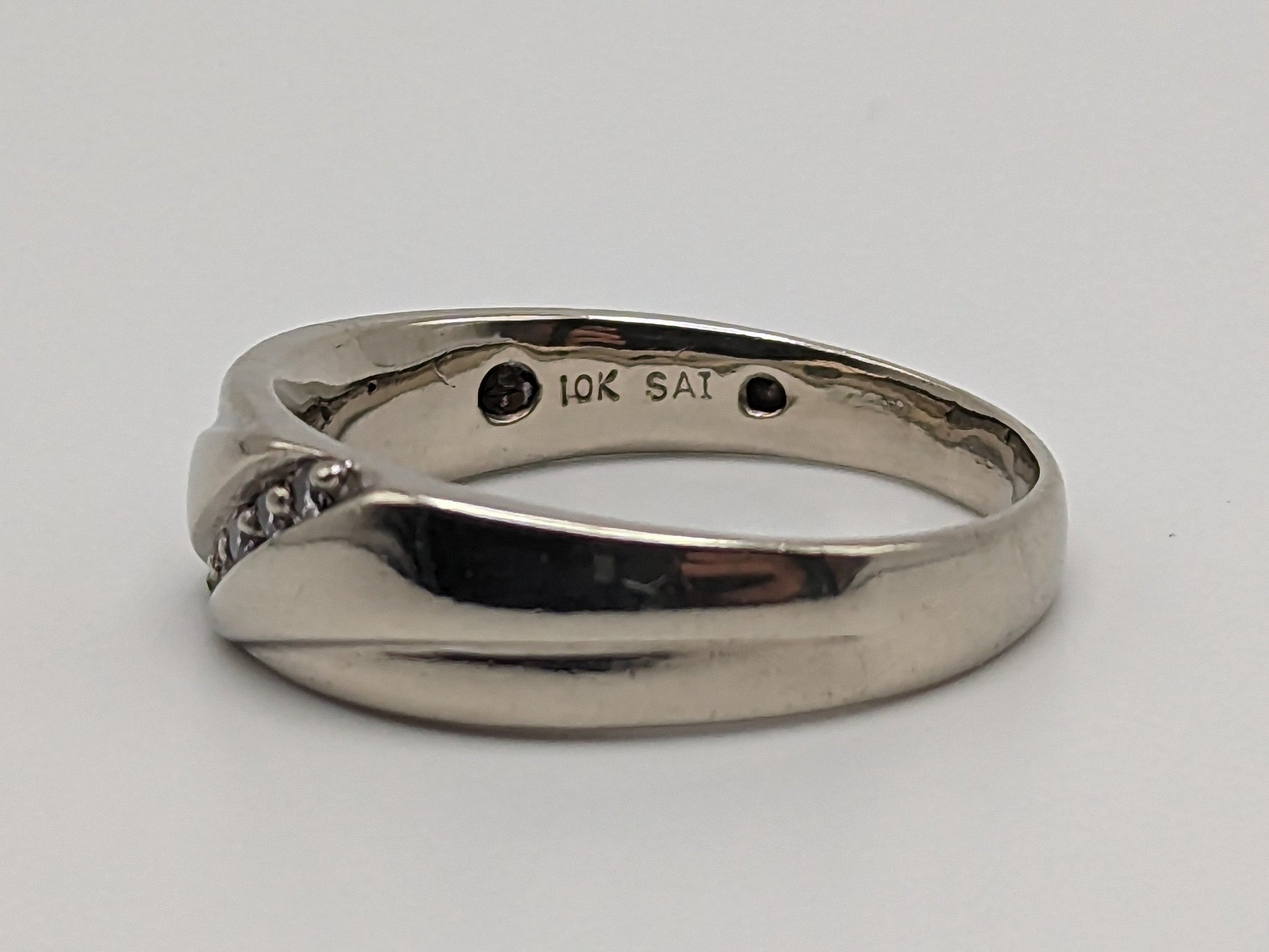 10k Heavy 5.2 gr White Gold 1/10ct Diamond Wedding Band White Gold Anniversary Ring 10k White Gold Mens Ring