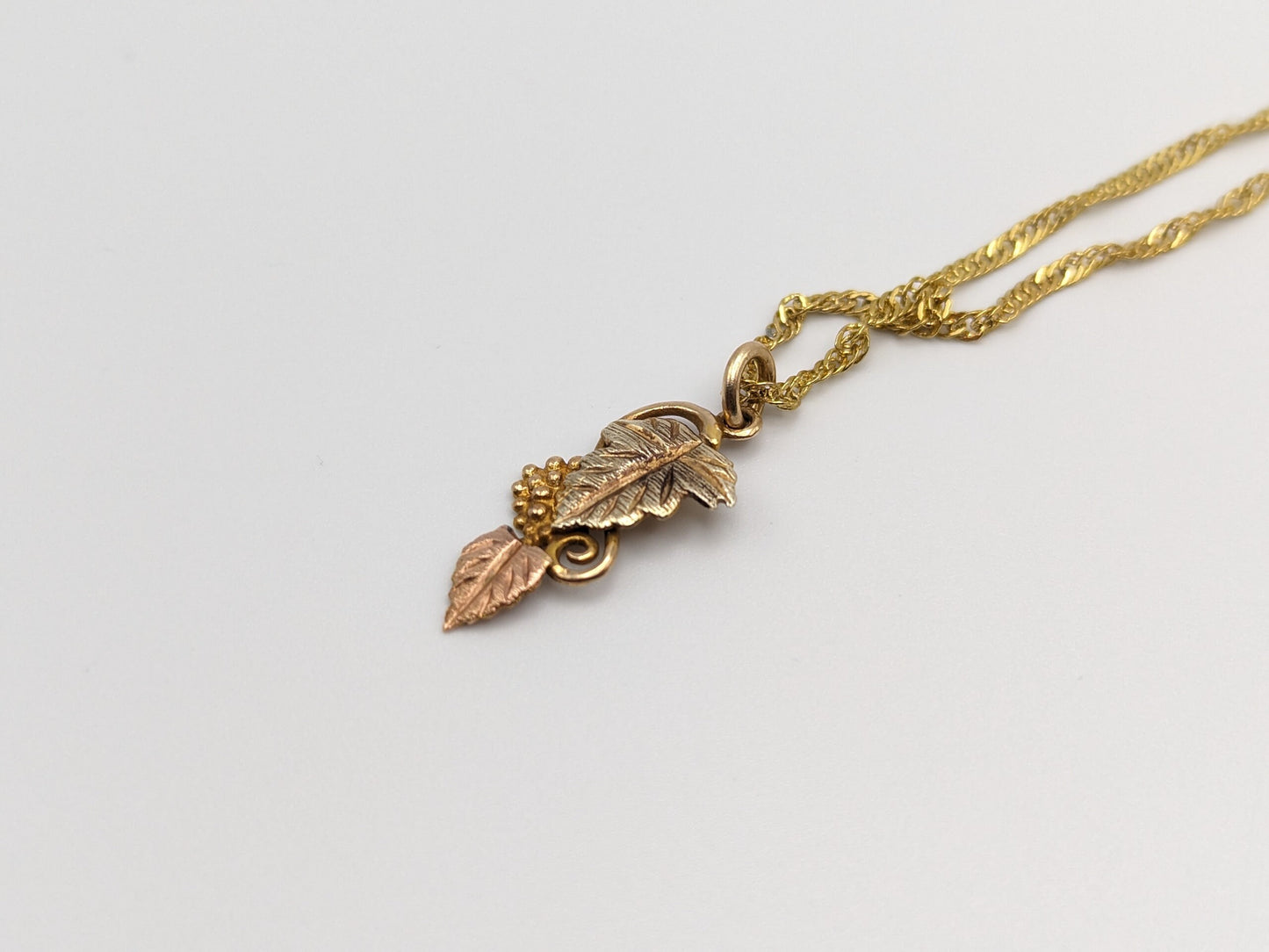 10k 12k Black Hills Rose Gold Leaf & Vine Pendant. 10k Black Hills Gold Rose Vine Pendant