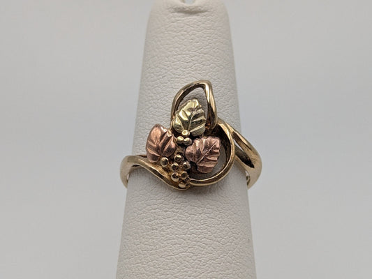 Vintagate 10k 12k Black Hills Gold Leaf Multi-tone Gold Signet Statement Ring