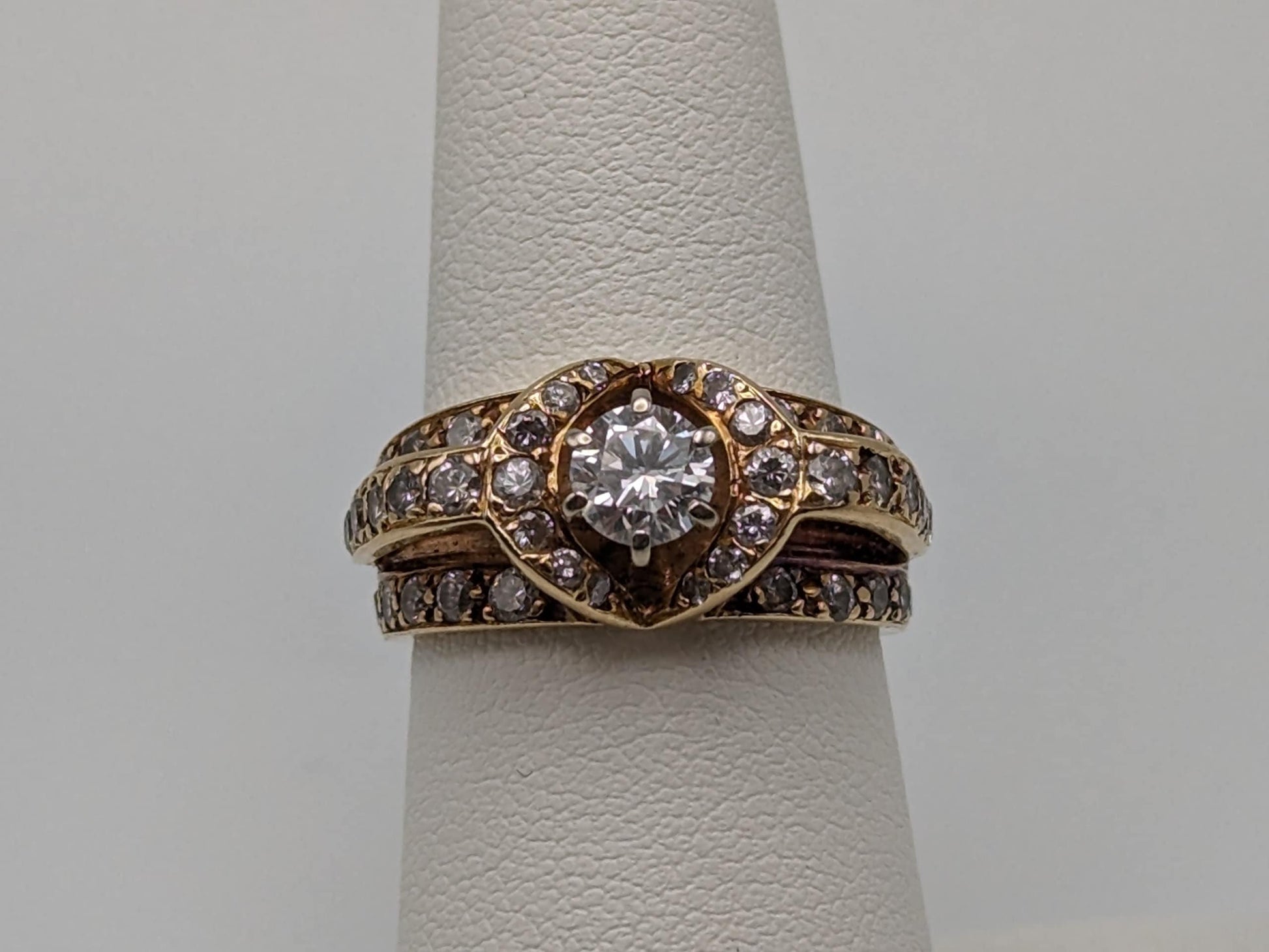 APPRAISED! 14k Yellow Gold Diamond Triple Band Wedding Set 1.35ctw Diamond w/Appraisal. 14k Round Cut 0.55 ct Center Diamond Bridal Set.