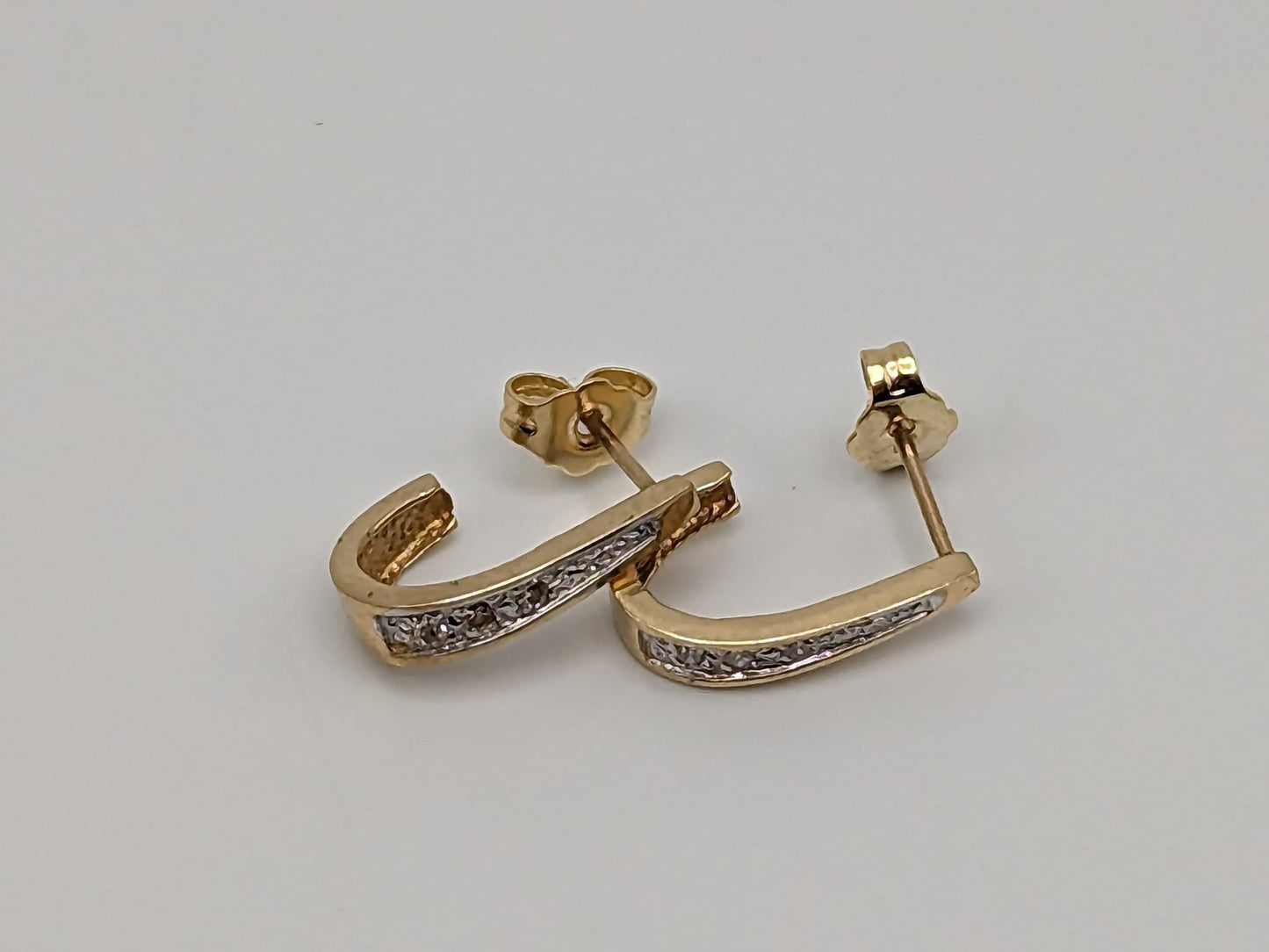 10k Yellow Gold Diamond Huggie Style Hoop Earrings Womens Diamond Huggie Earrings