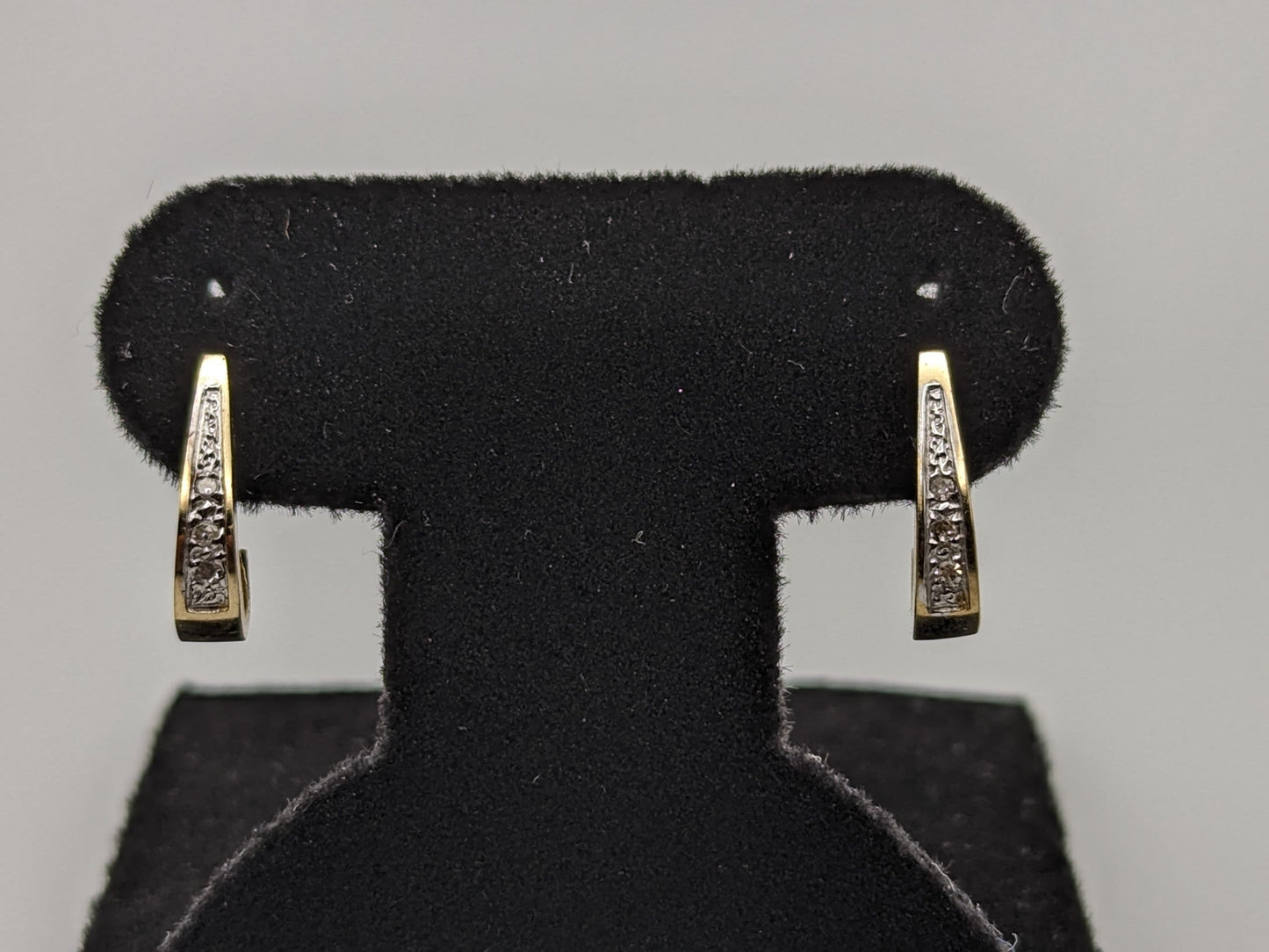 10k Yellow Gold Diamond Huggie Style Hoop Earrings Womens Diamond Huggie Earrings